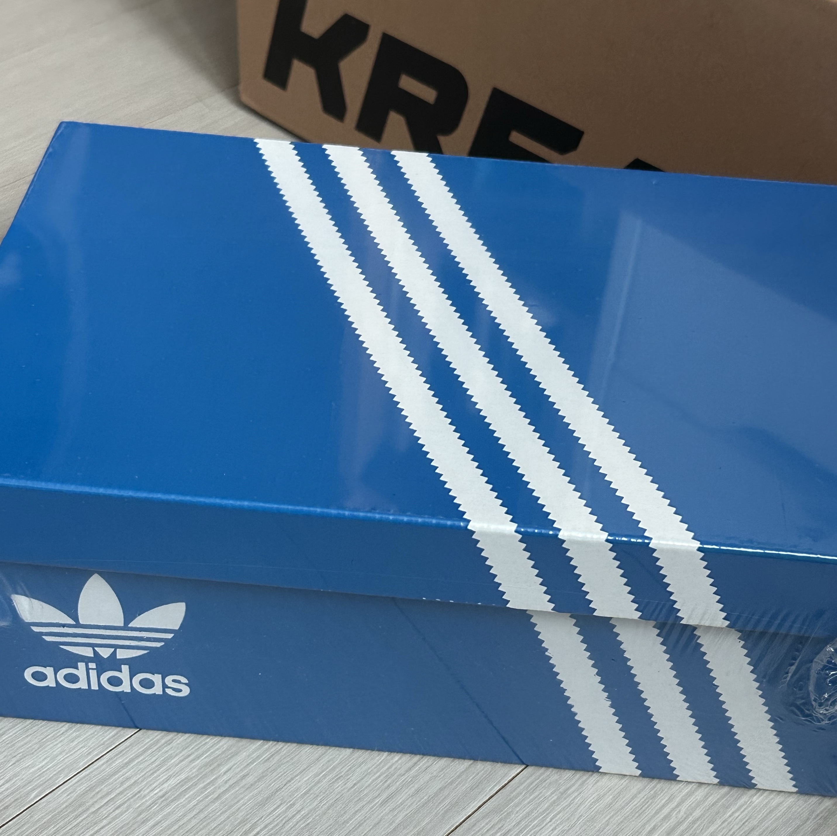 Adidas Spezial Handball Collegiate Navy 착용 스타일 - 2