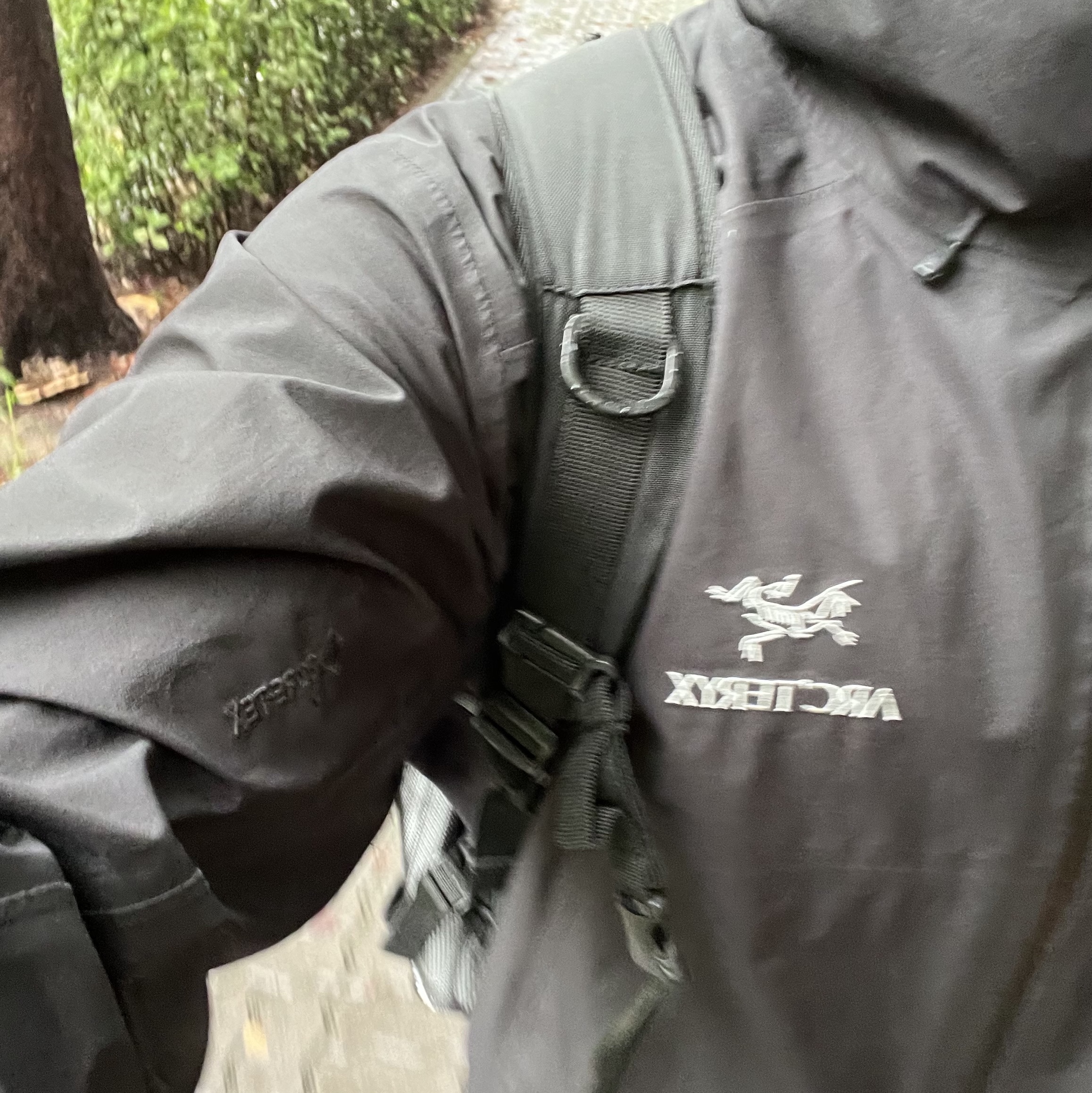 Arc'teryx Beta LT Jacket Black 착용 스타일 - 1