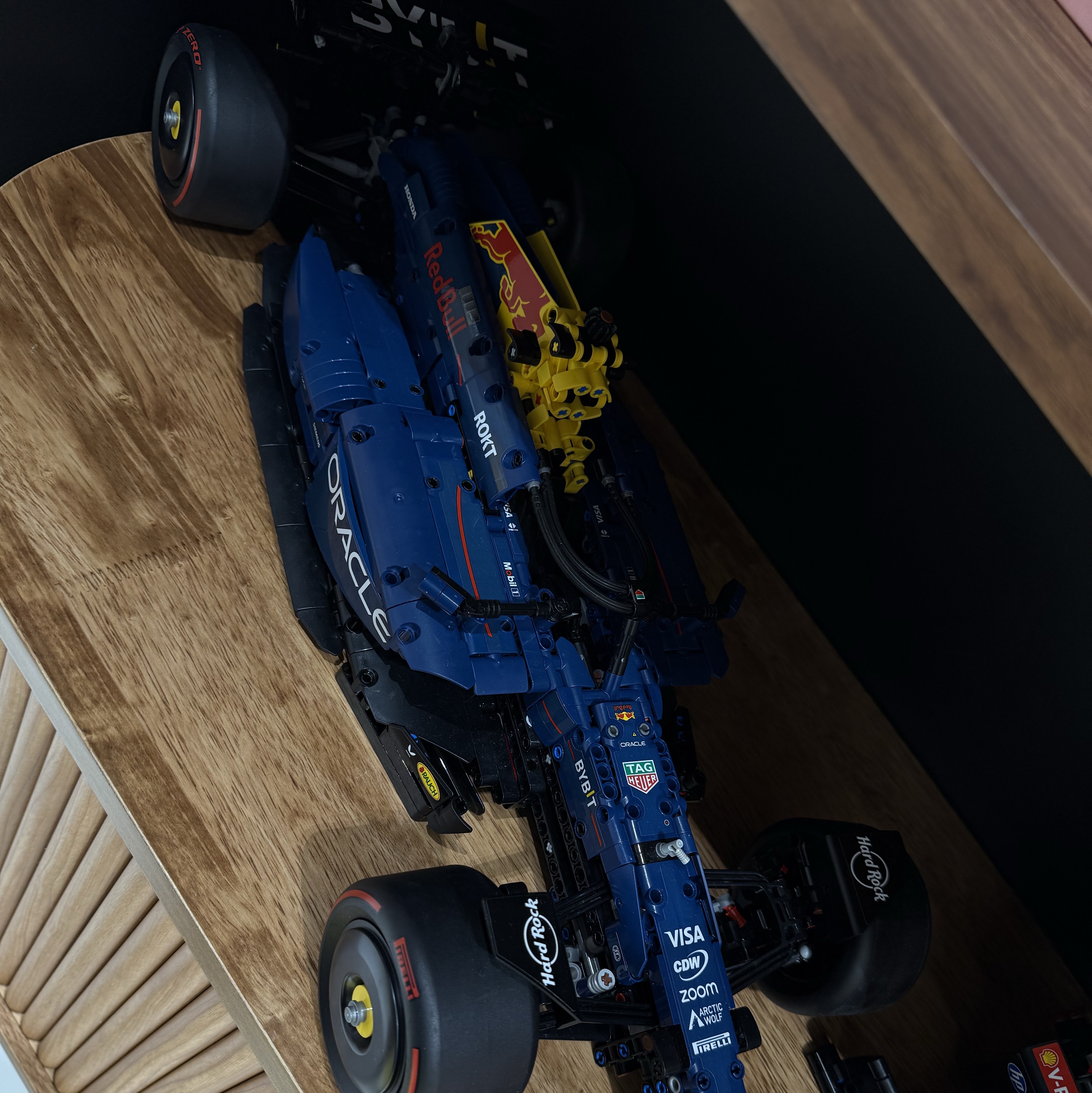 Lego Technic Oracle Red Bull Racing RB20 F1 Car, Lego Ferrari SF-24 F1 Car 착용 스타일 - 2