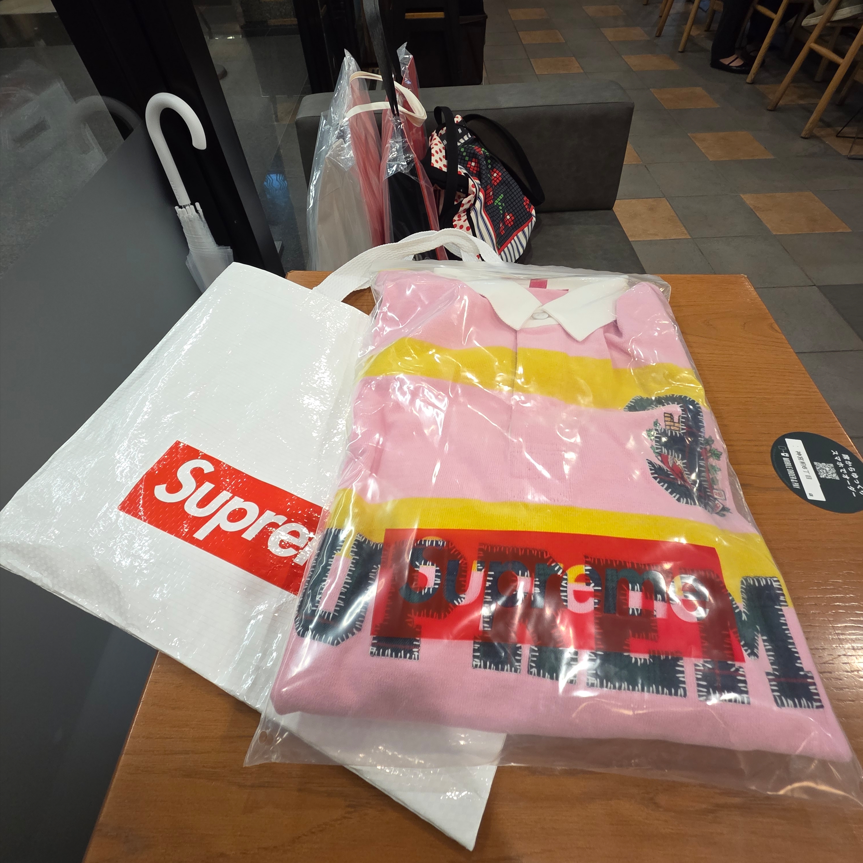 Supreme Stripe Rugby Pink - 25FW 착용 스타일