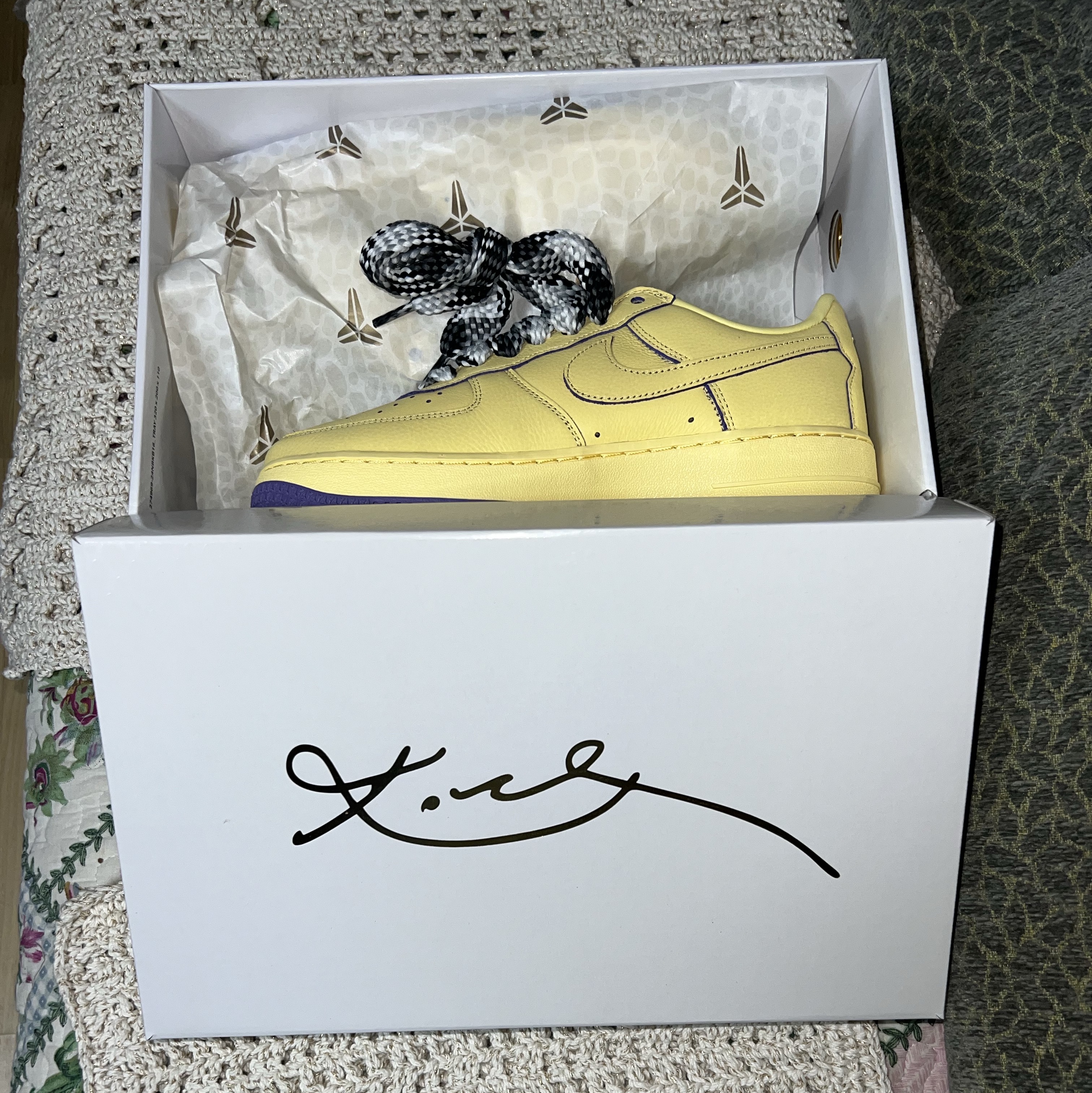 Nike Air Force 1 Low Protro Soft Yellow 착용 스타일