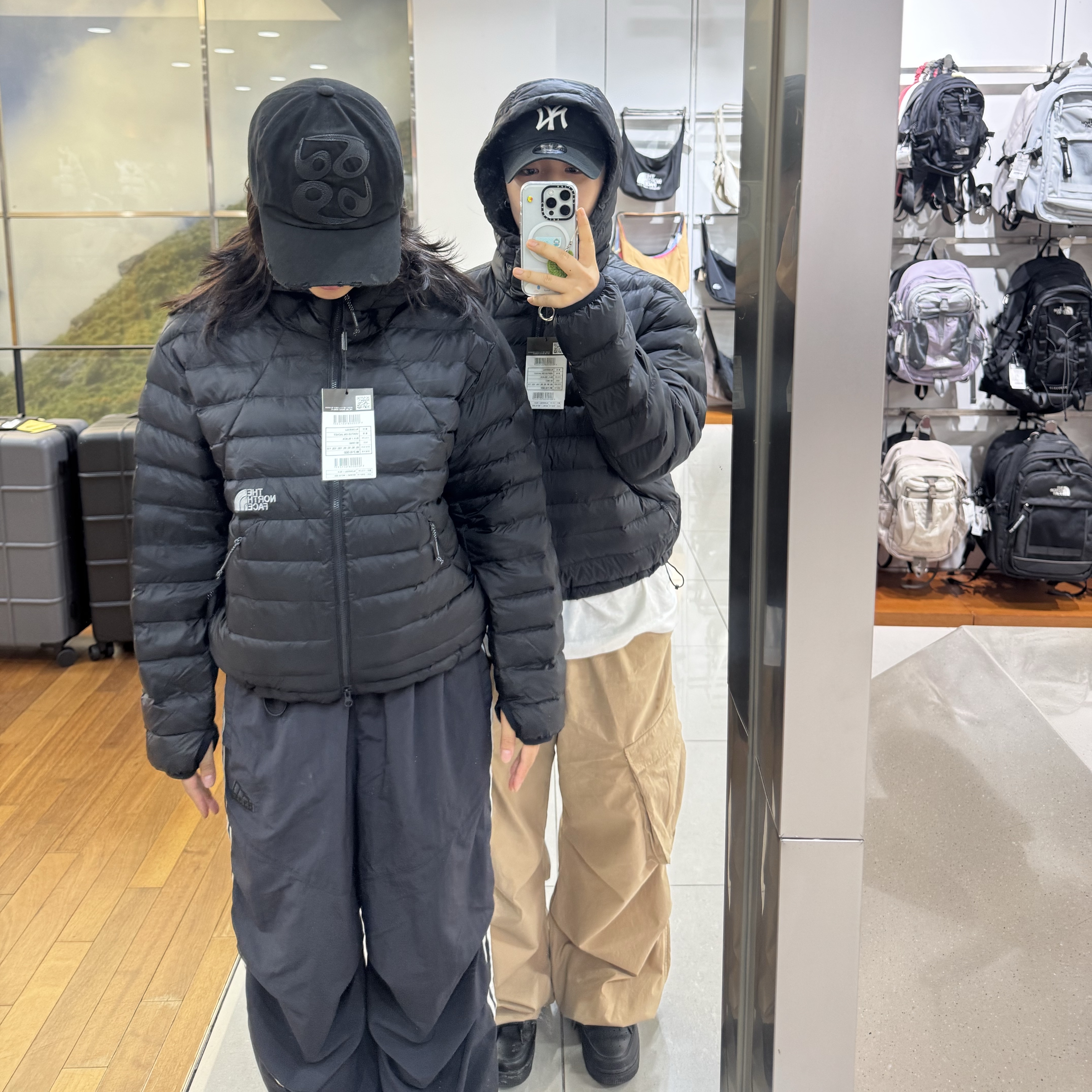 The North Face Ventus On Jacket Black 착용 스타일