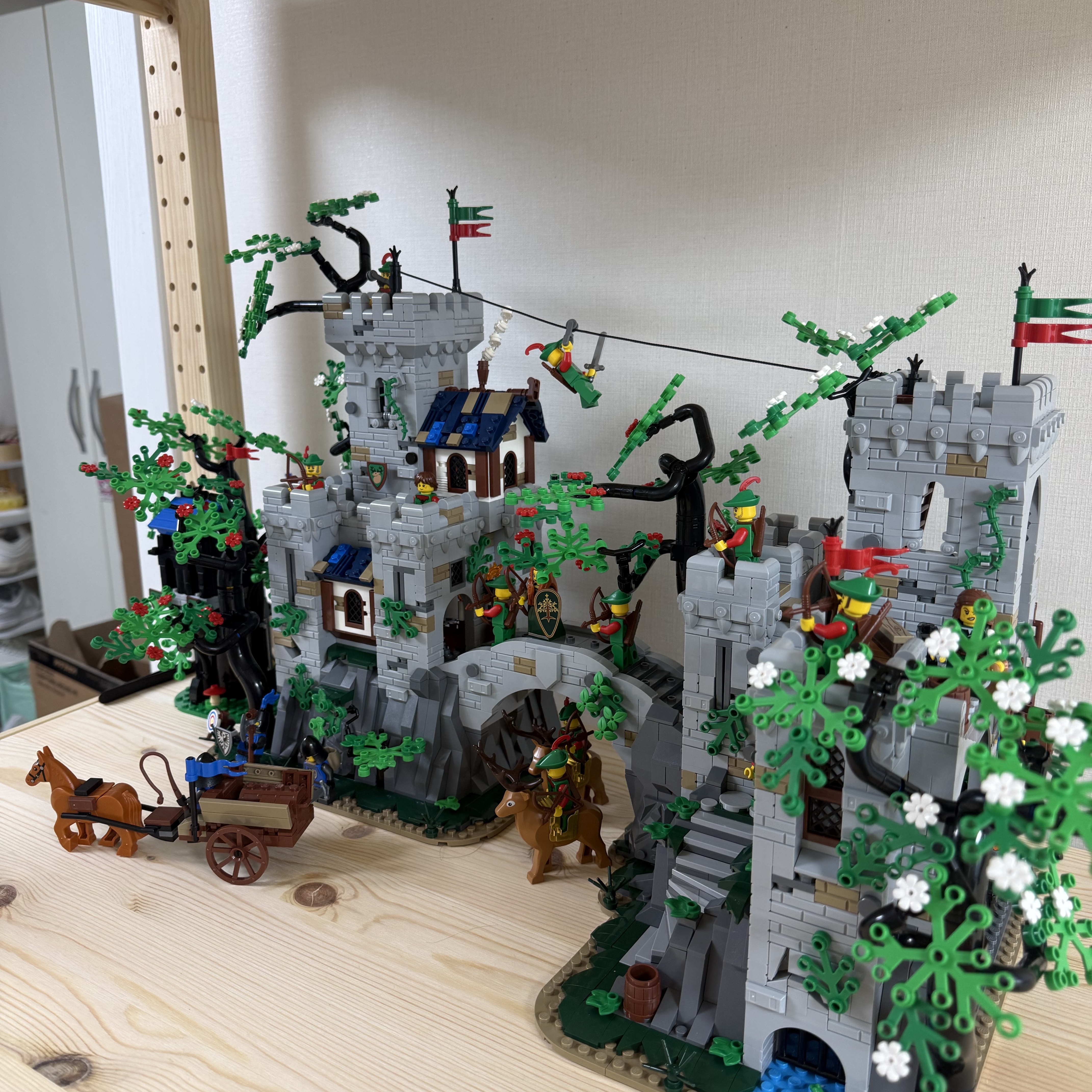 Lego Bricklink Forest Stronghold, Lego Forest Hideout 착용 스타일 - 2