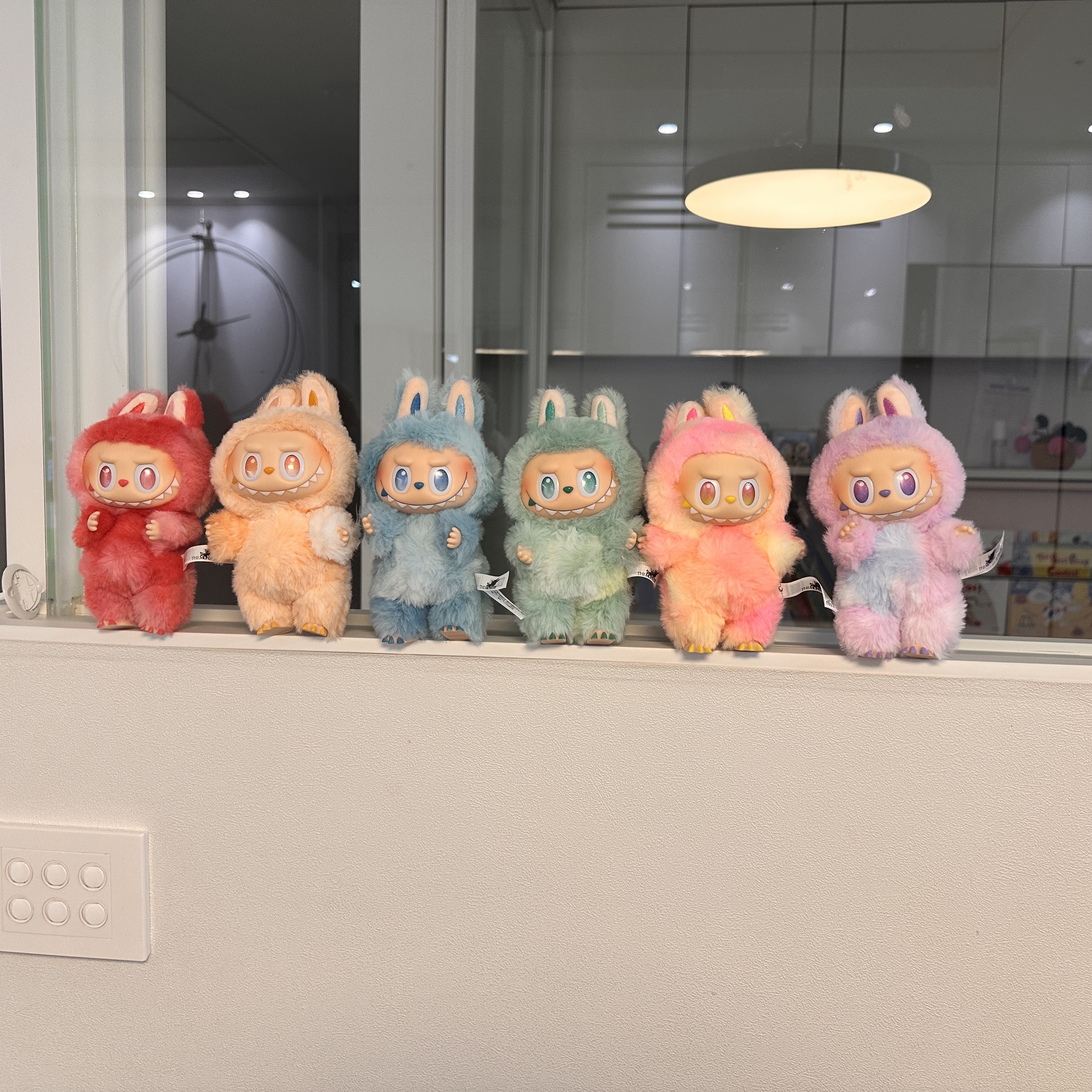 Pop Mart Labubu The Monsters Highlight Series Sealed Case (6 Blind Boxes) 착용 스타일