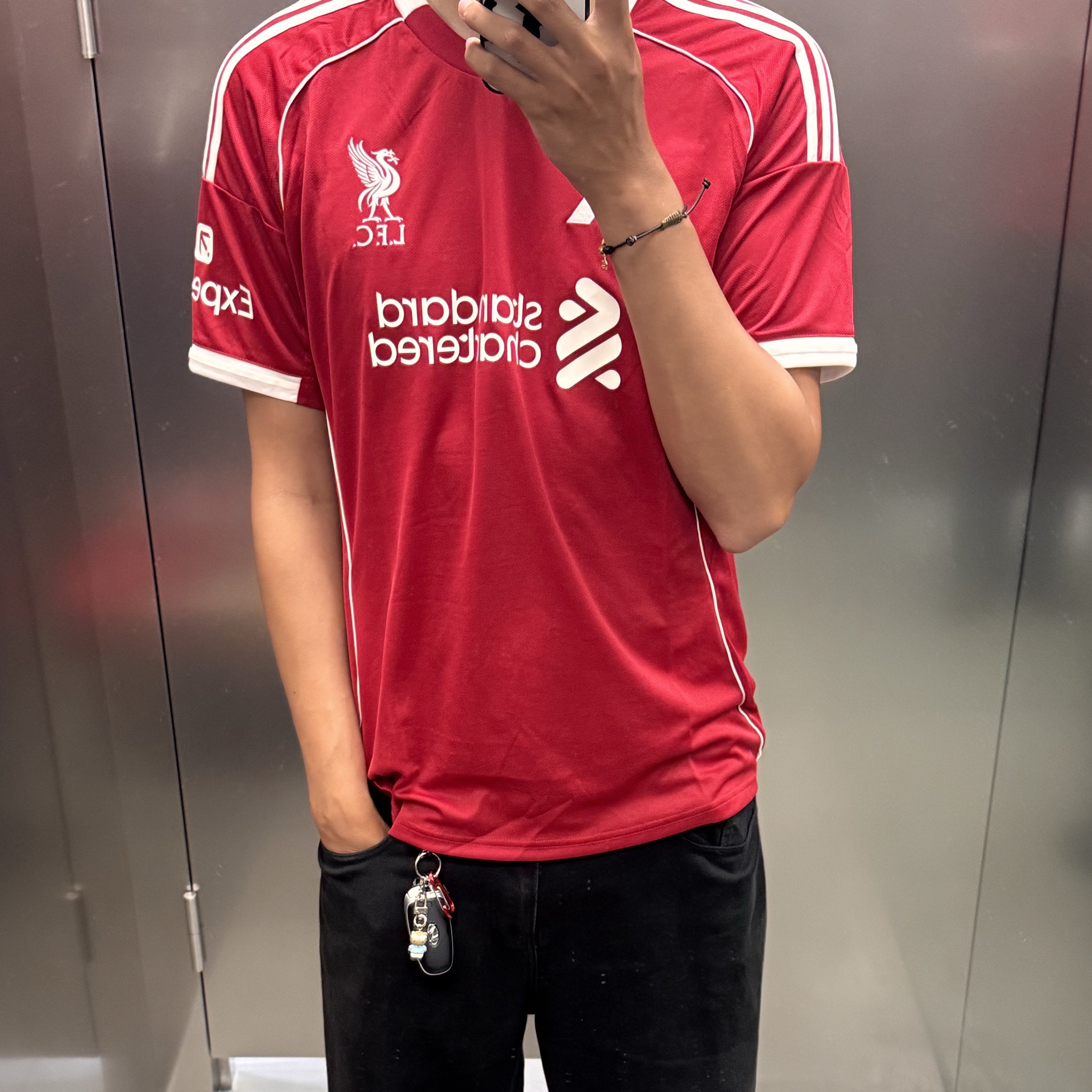 Adidas Liverpool FC 2025/26 Home Jersey Strawberry Red - KR Sizing (Non Marking Ver.) 착용 스타일