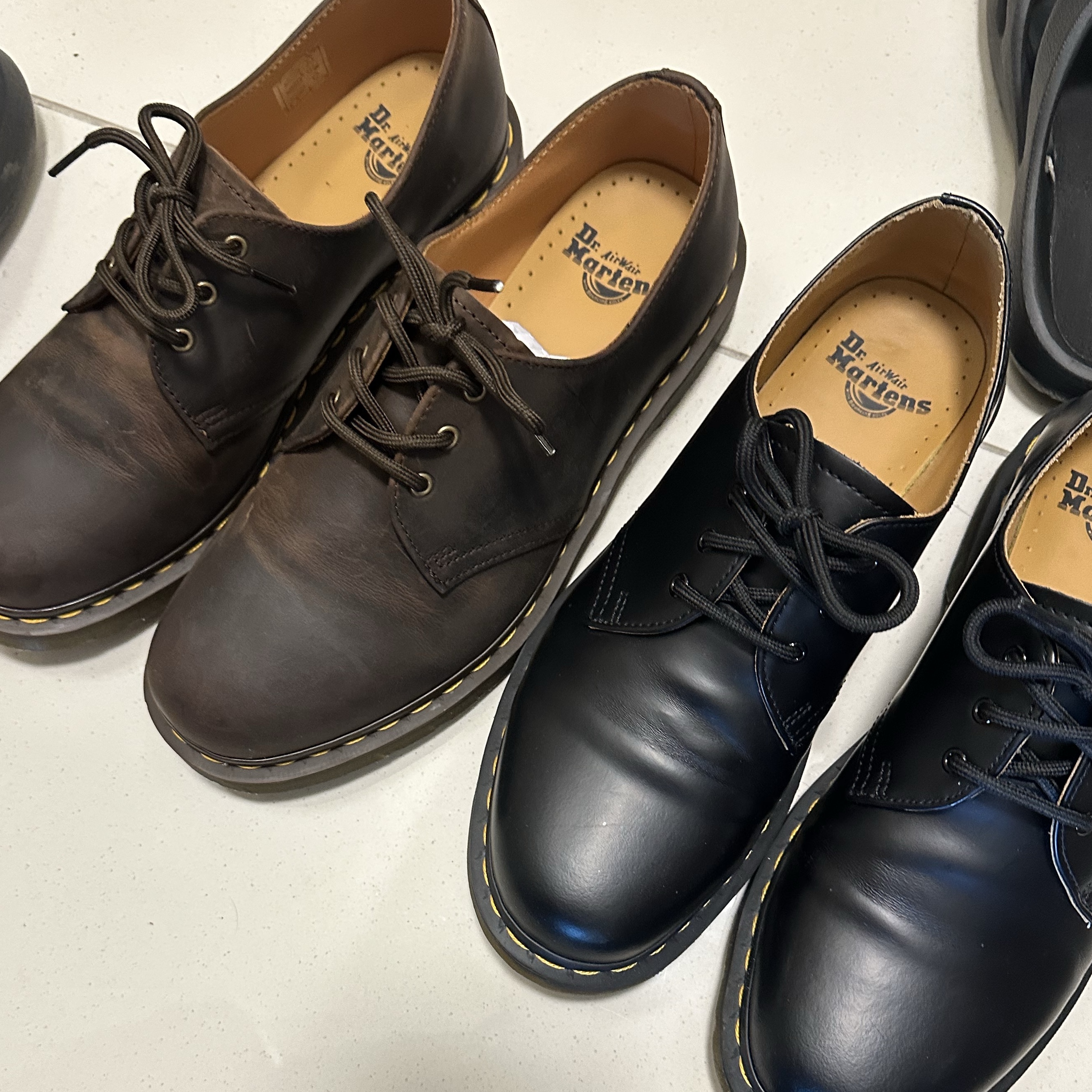 Dr. Martens 1461 Smooth Black, Dr. Martens 1461 Crazy Horse Dark Brown 착용 스타일