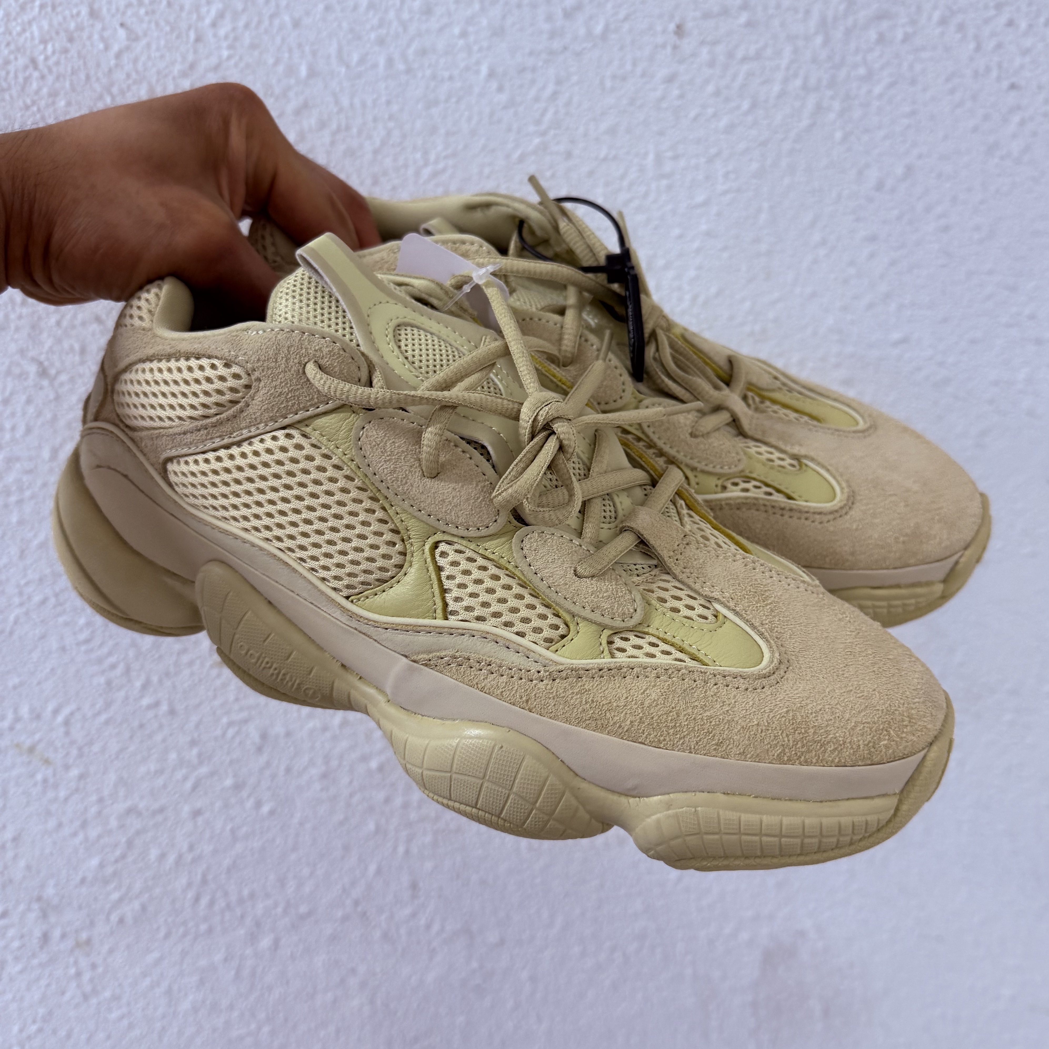 Adidas Yeezy 500 Super Moon Yellow 착용 스타일 - 2