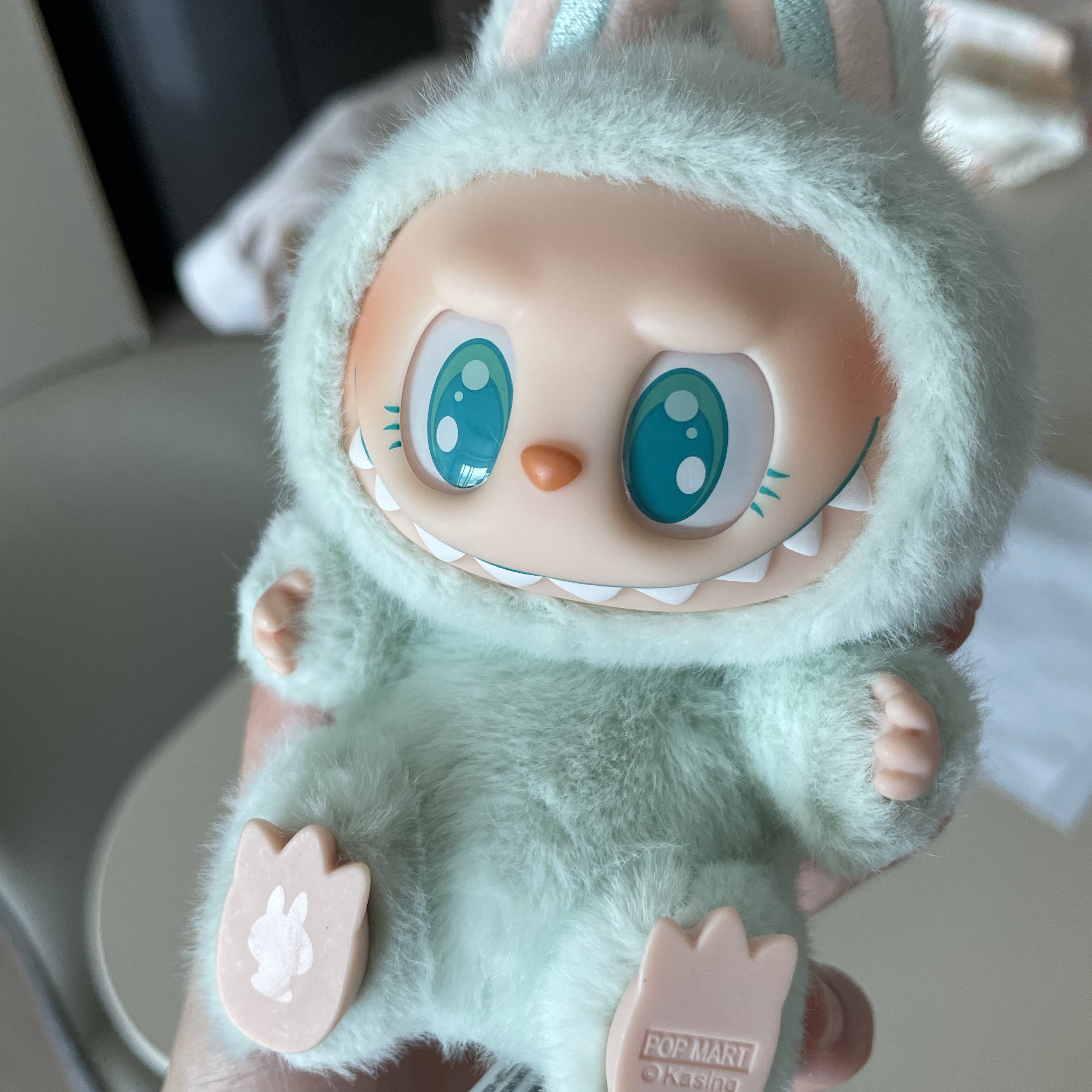 Pop Mart Labubu Let's Play Together Doll Series Ququ Keyring (Opened Case) 착용 스타일