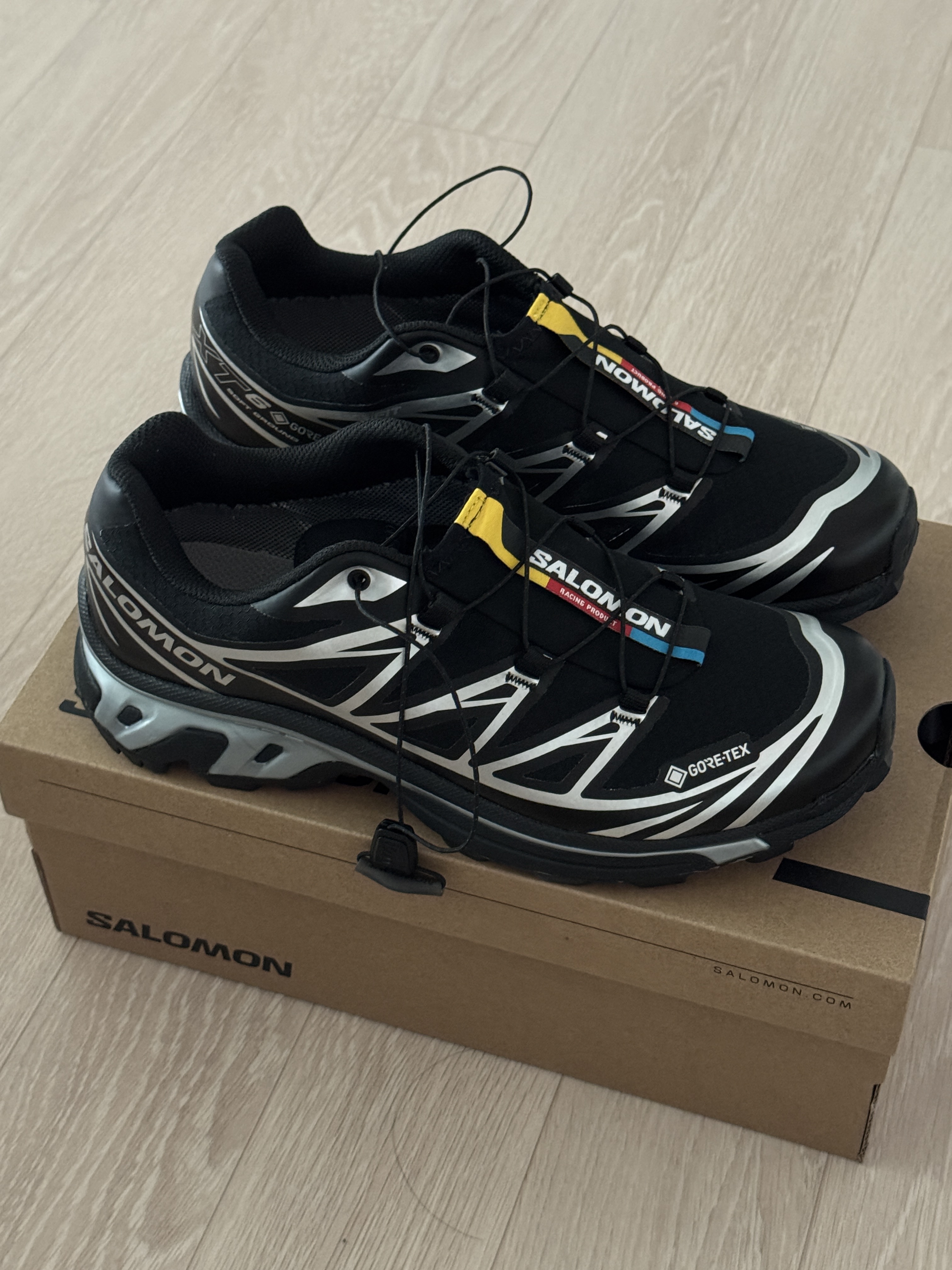 Salomon XT-6 GTX Black Silver 착용 스타일