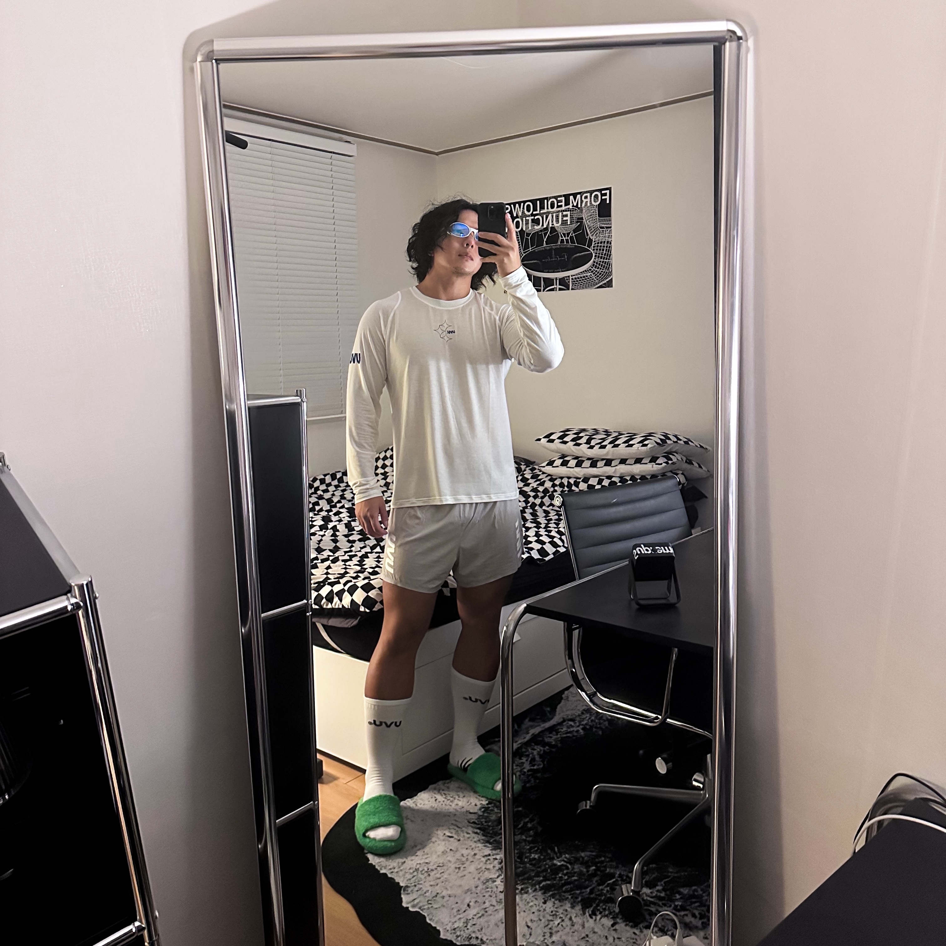 UVU Split Shorts Light Grey, UVU Dolomiti L/S Running Top White 착용 스타일 - 1