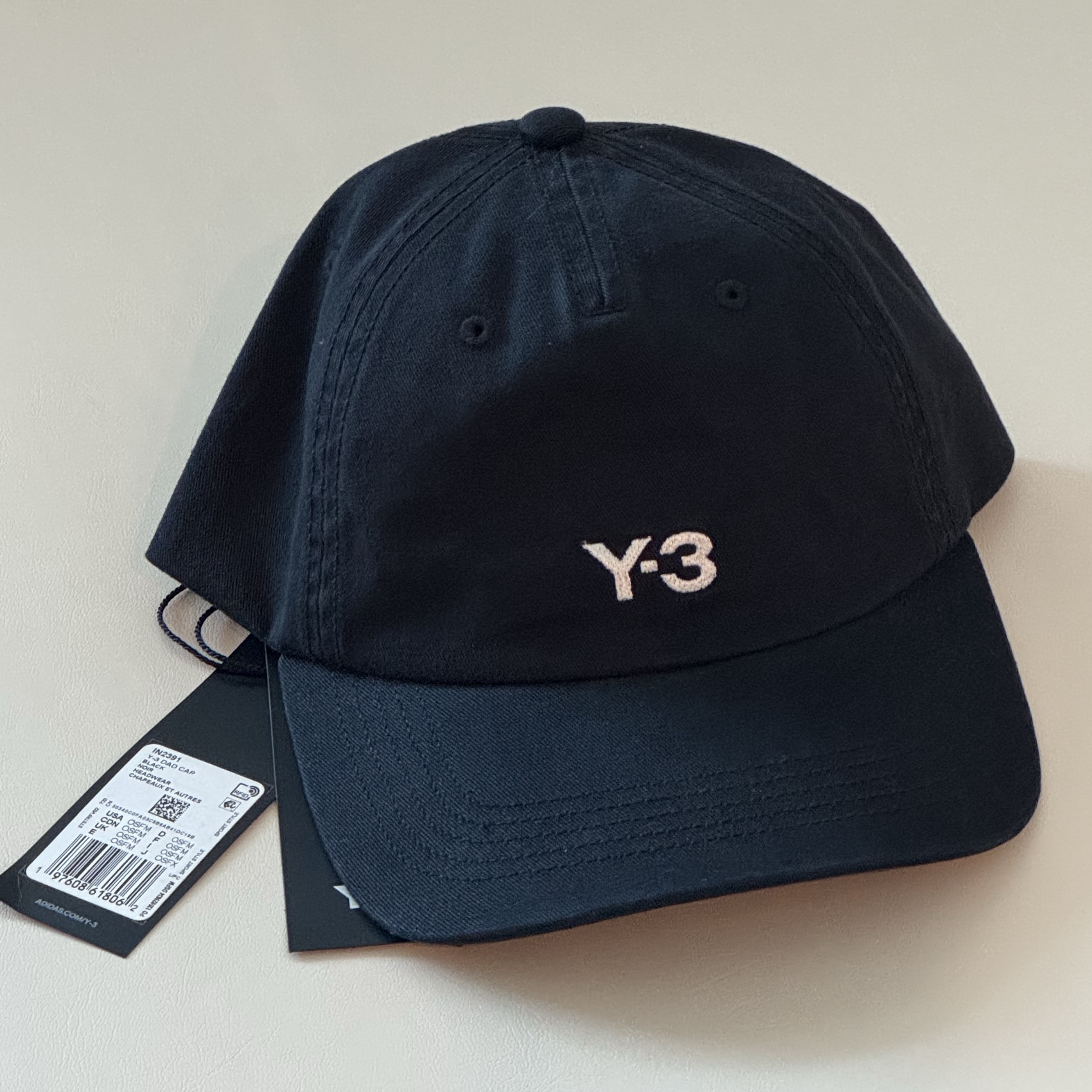 Y-3 Dad Cap Black 착용 스타일