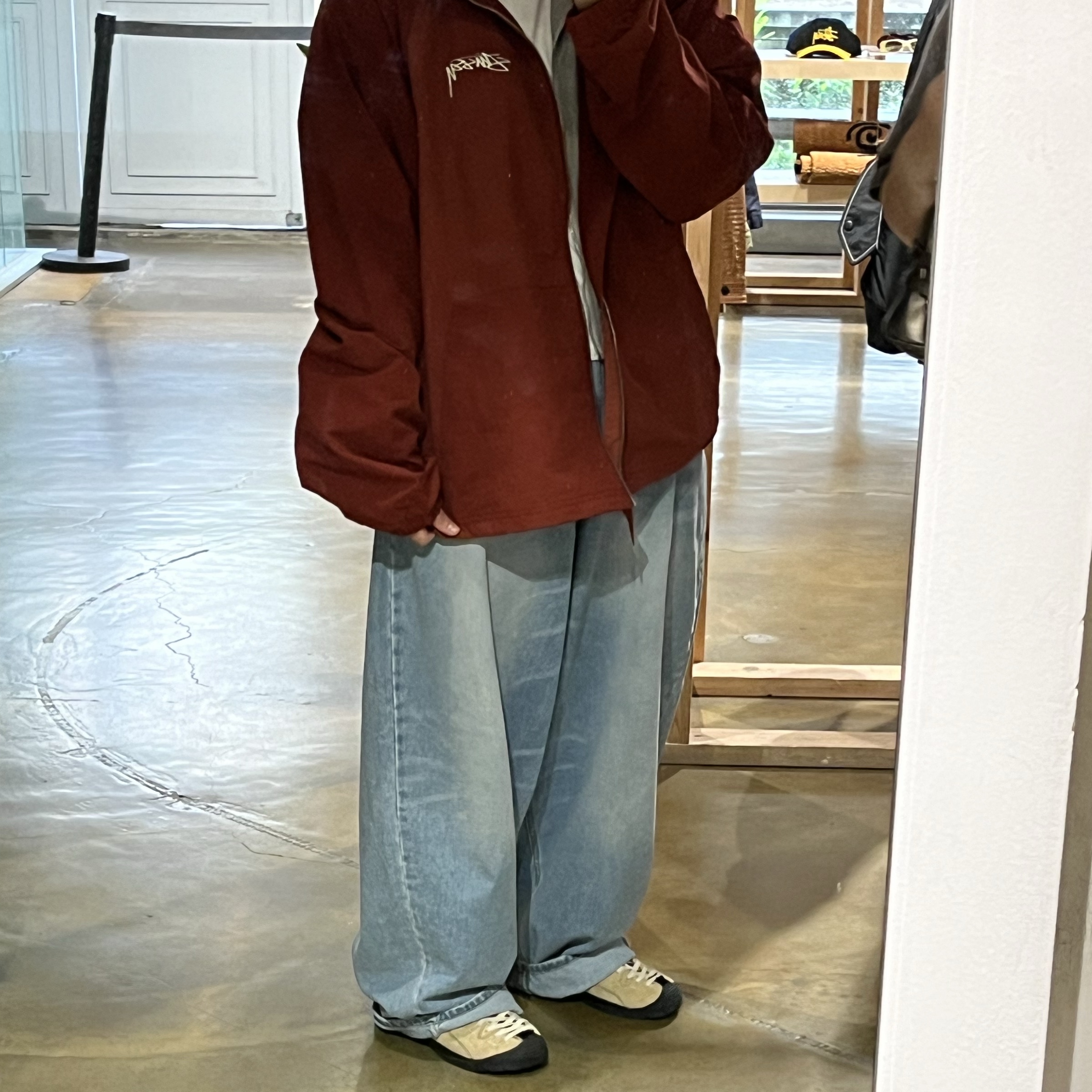 Stussy Wave Dye Beach Shell Jacket Maroon 착용 스타일