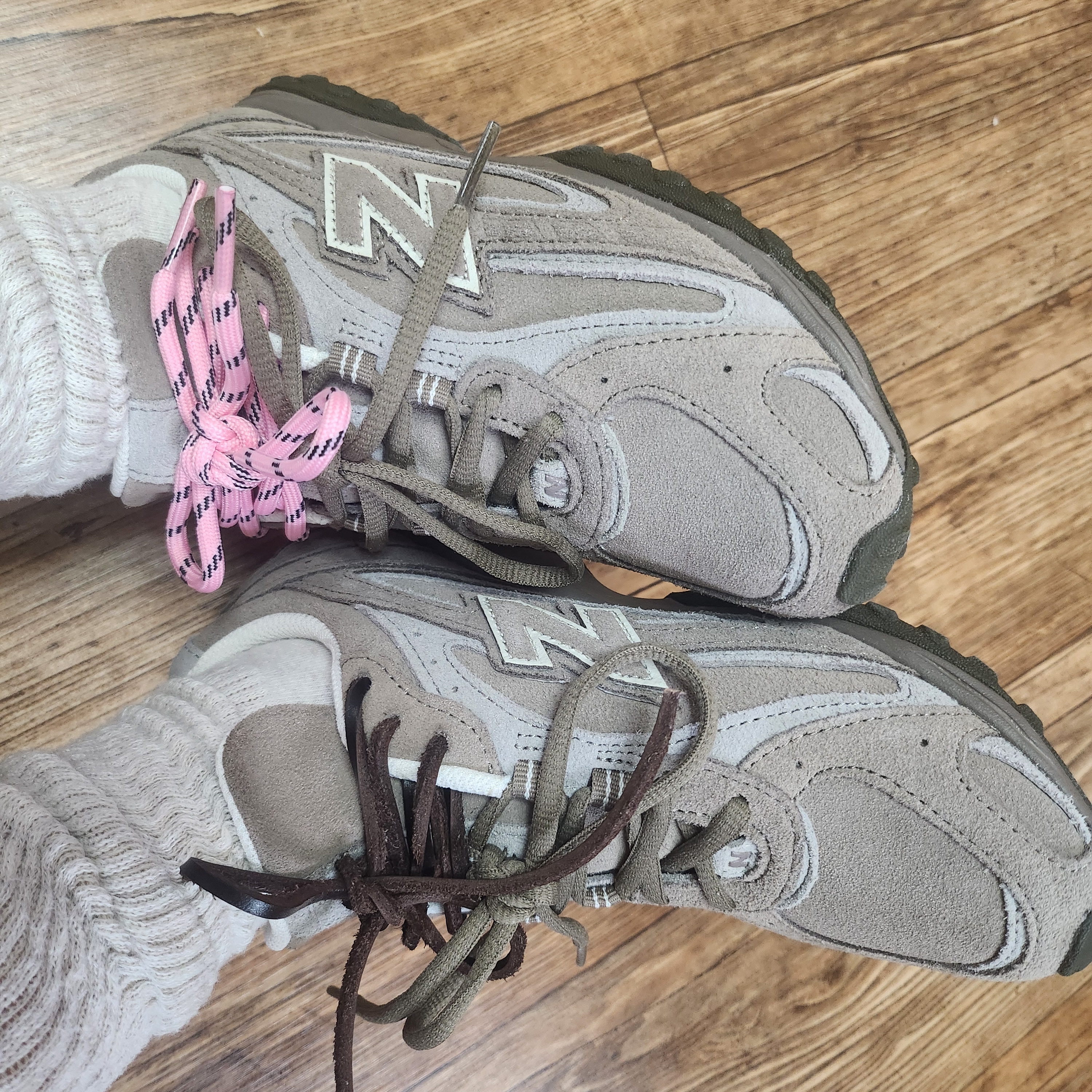 New Balance 204L Suede Mushroom Arid Stone 착용 스타일 - 2