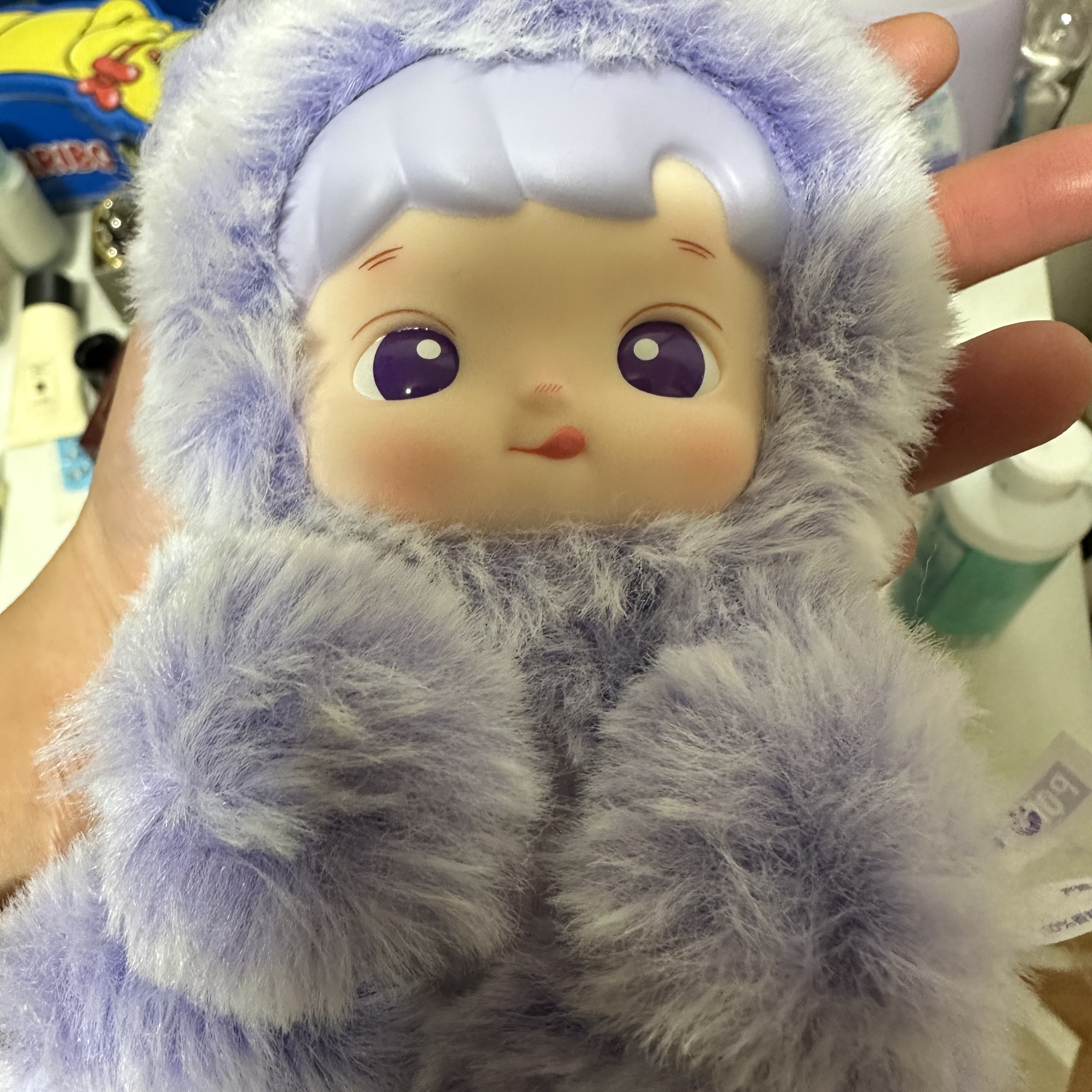 Pop Mart Hacipupu Gummy Bear Series Vinyl Plush Pendant Grape Flavor (Opened Case) 착용 스타일