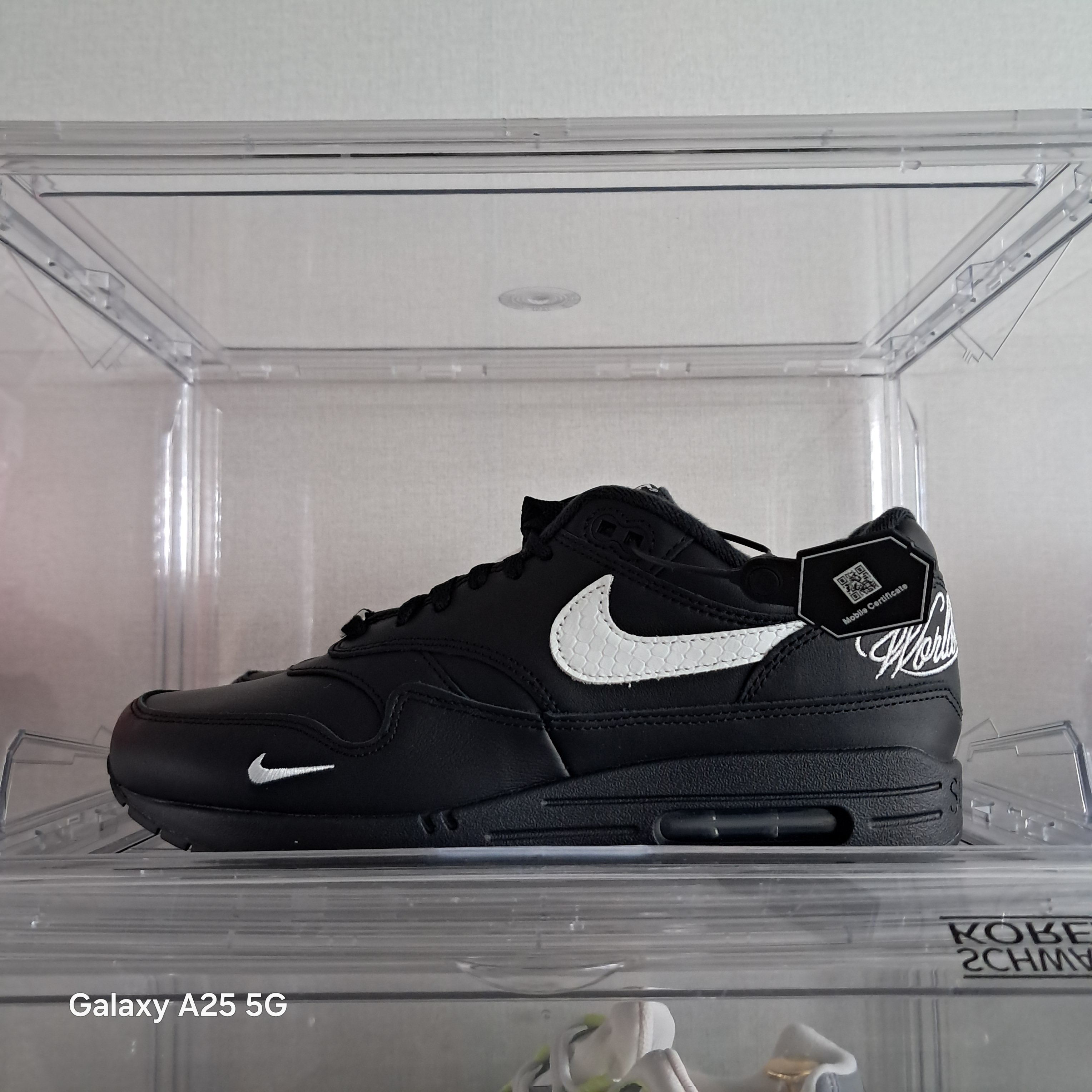 Nike x Supreme Air Max 1 '87 Black White - 25SS 착용 스타일 - 1
