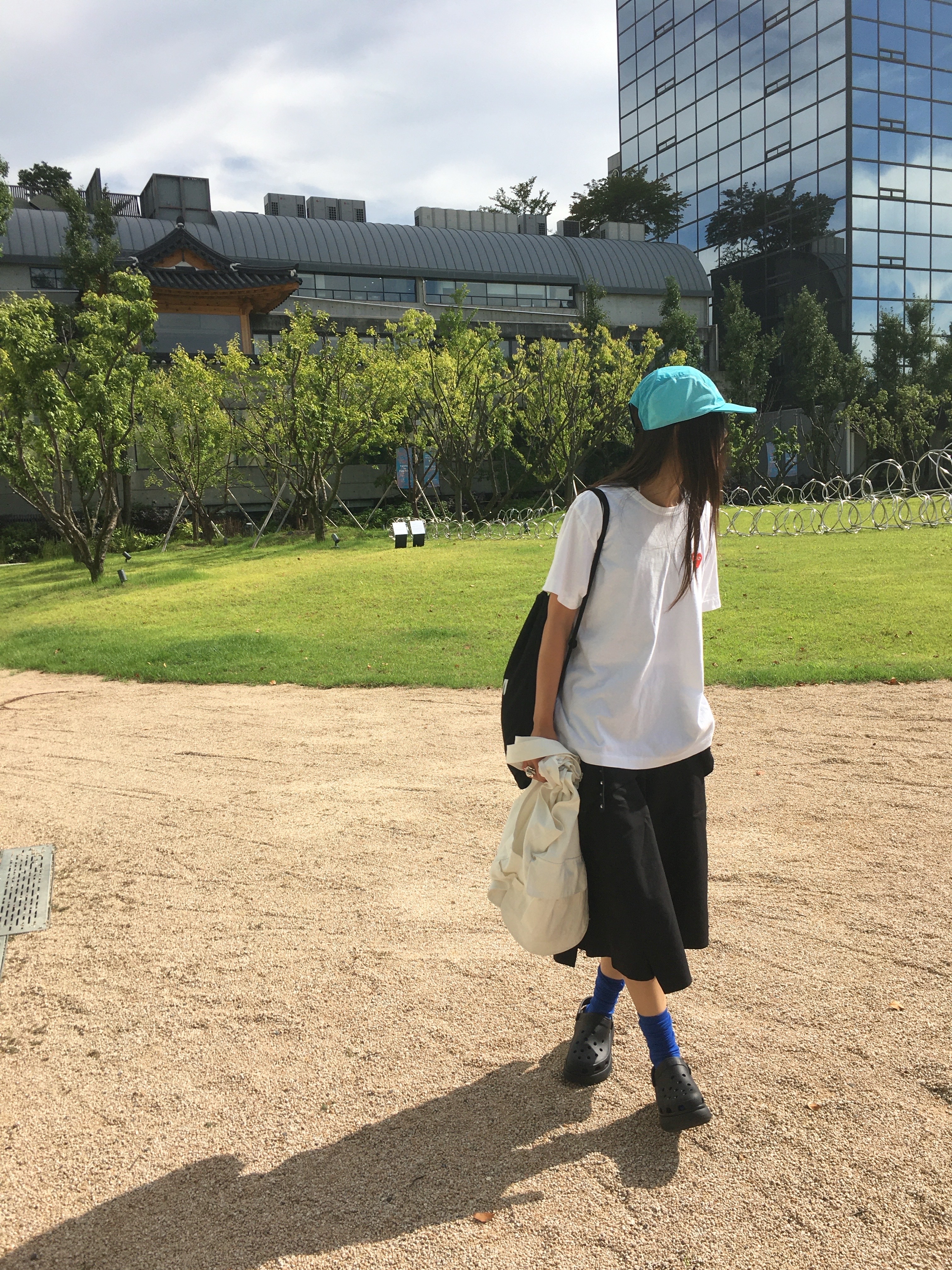 Play Comme des Garcons Red Heart T-Shirt White, Isummerly Summer Girls Nylon Camp Cap Mint 착용 스타일 - 5