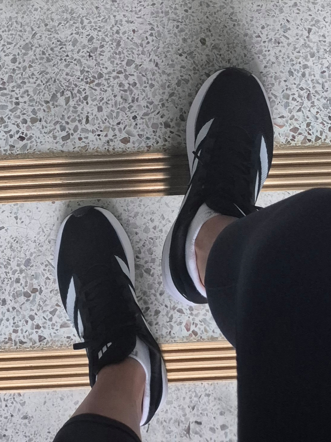 (W) Adidas Duramo RC Core Black Cloud White 착용 스타일