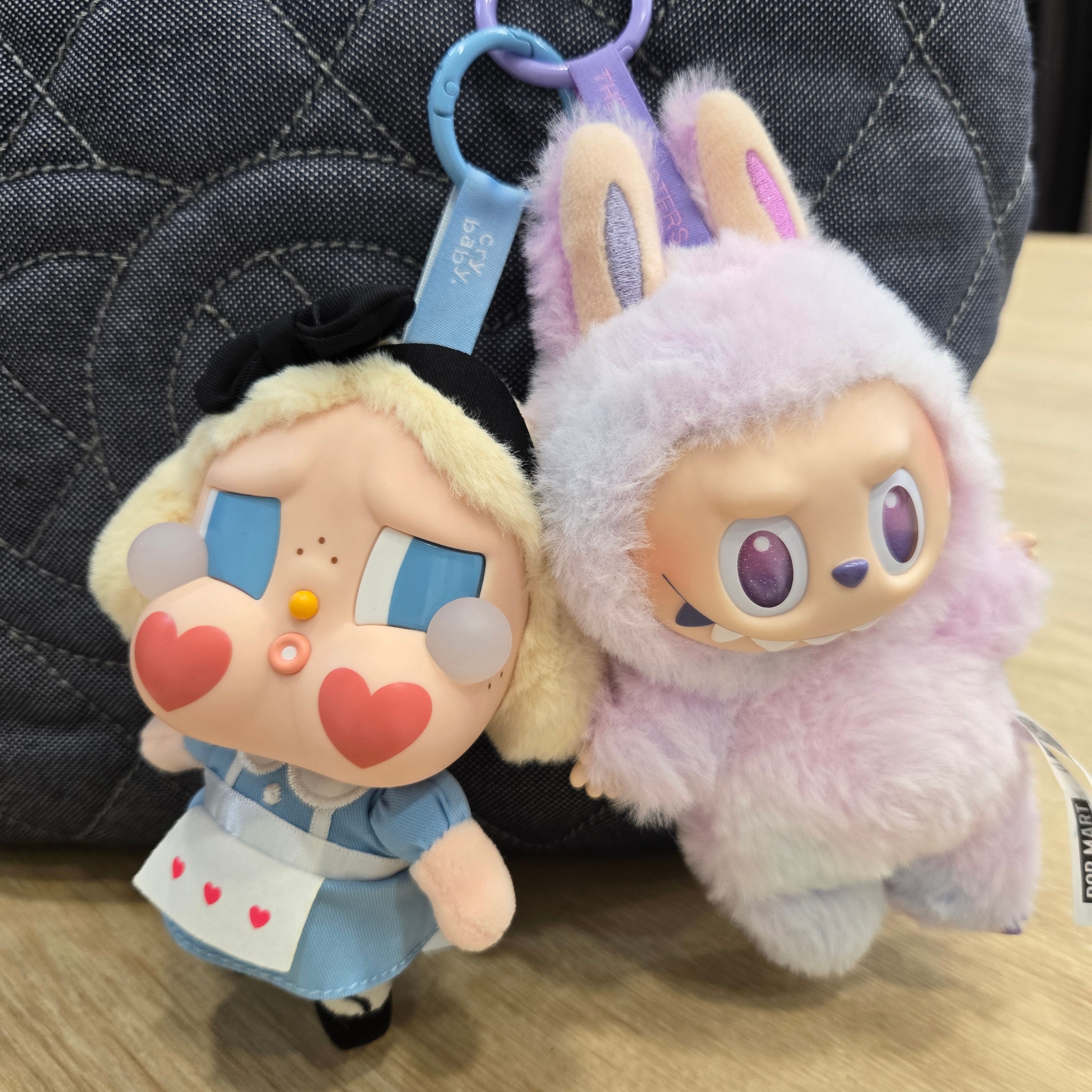 Pop Mart Crybaby Crying Again Series Plush Keyring She's Alice (Opened Case) 착용 스타일