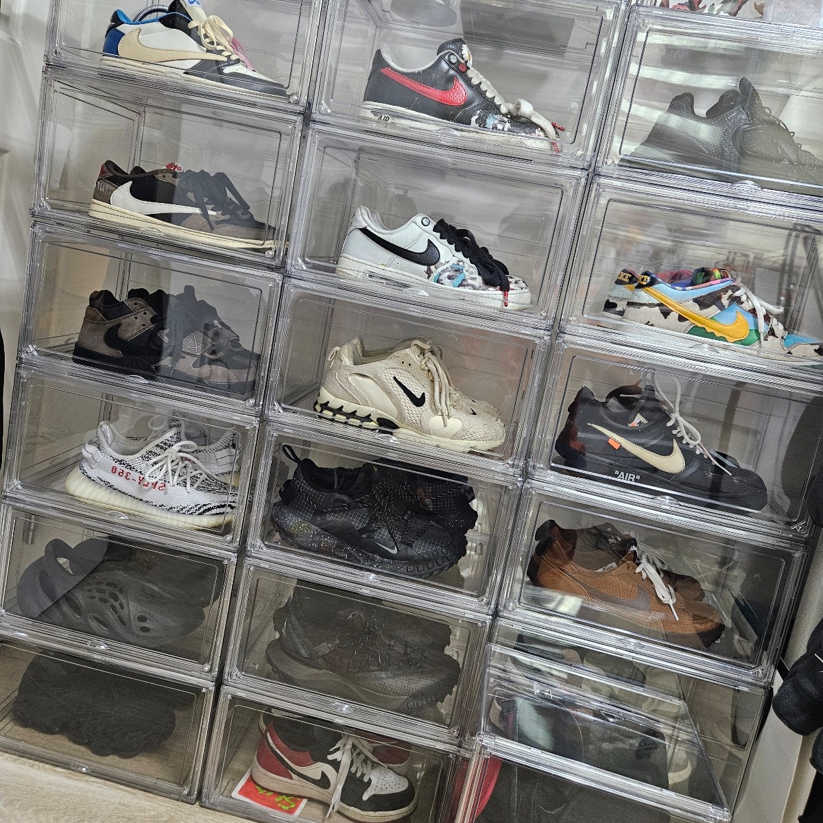 Jordan x Travis Scott Jumpman Jack TR Black and Dark Mocha, Jordan 1 x Travis Scott x Fragment Retro Low OG SP Military Blue 착용 스타일