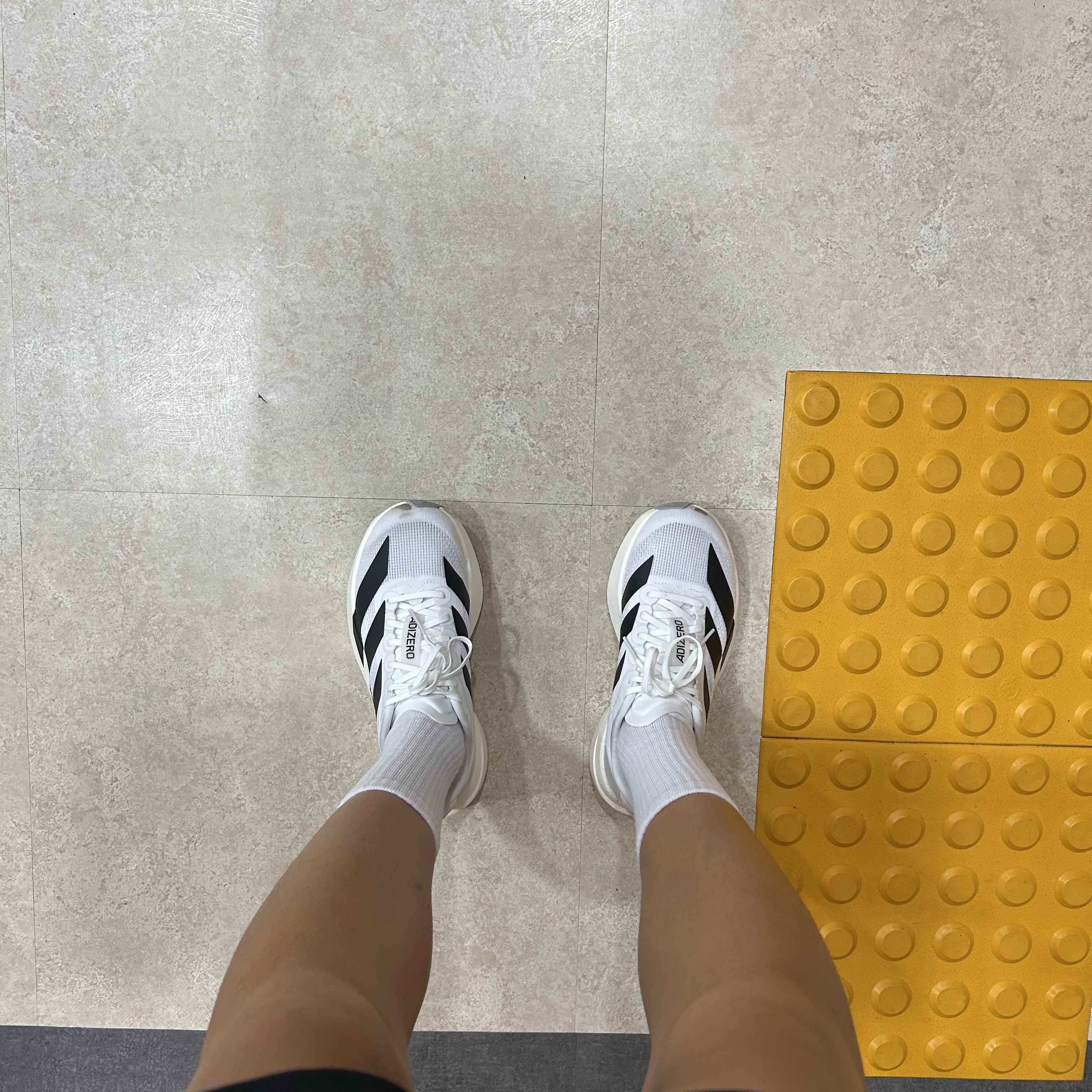 (W) Adidas Adizero EVO SL Cloud White Core Black, Nike Dri-Fit Stride 5 Inch Brief Lined Running Shorts Black - Asia 착용 스타일