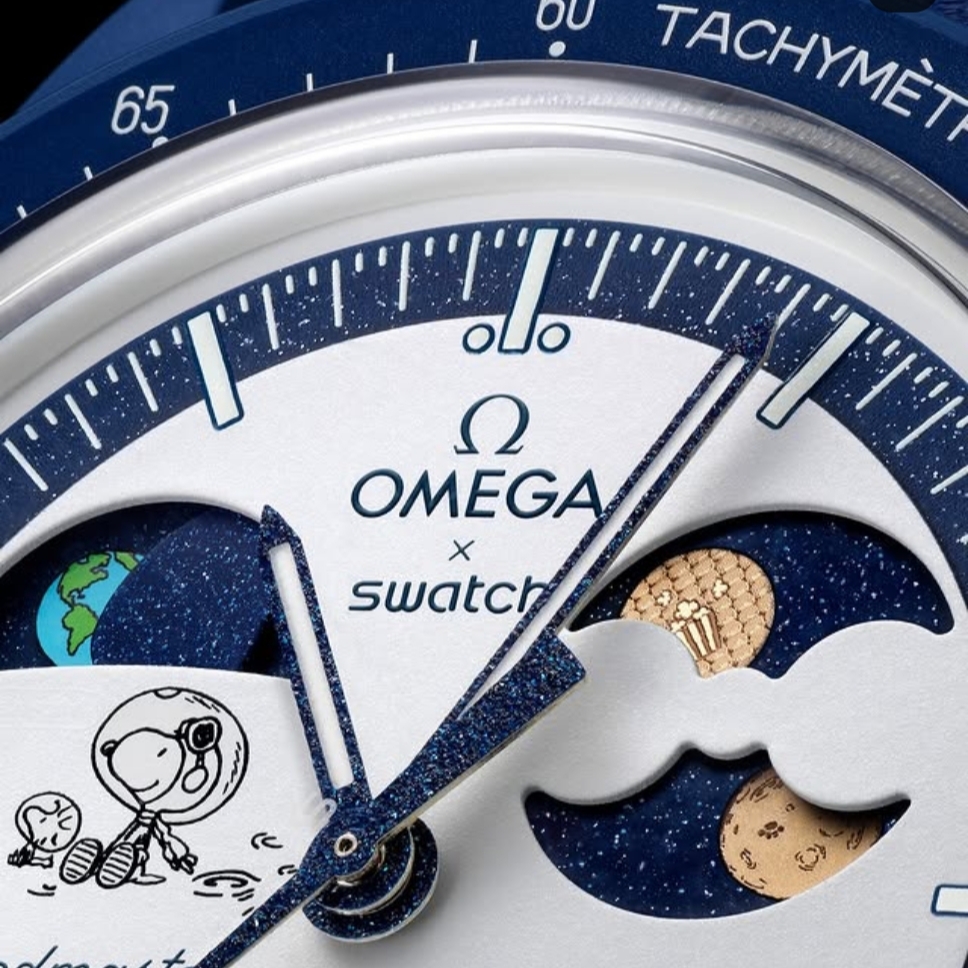 Swatch x Omega x Snoopy Bioceramic Moonswatch August's Mission To Earthphase 42mm Moonshine Gold 착용 스타일 - 2