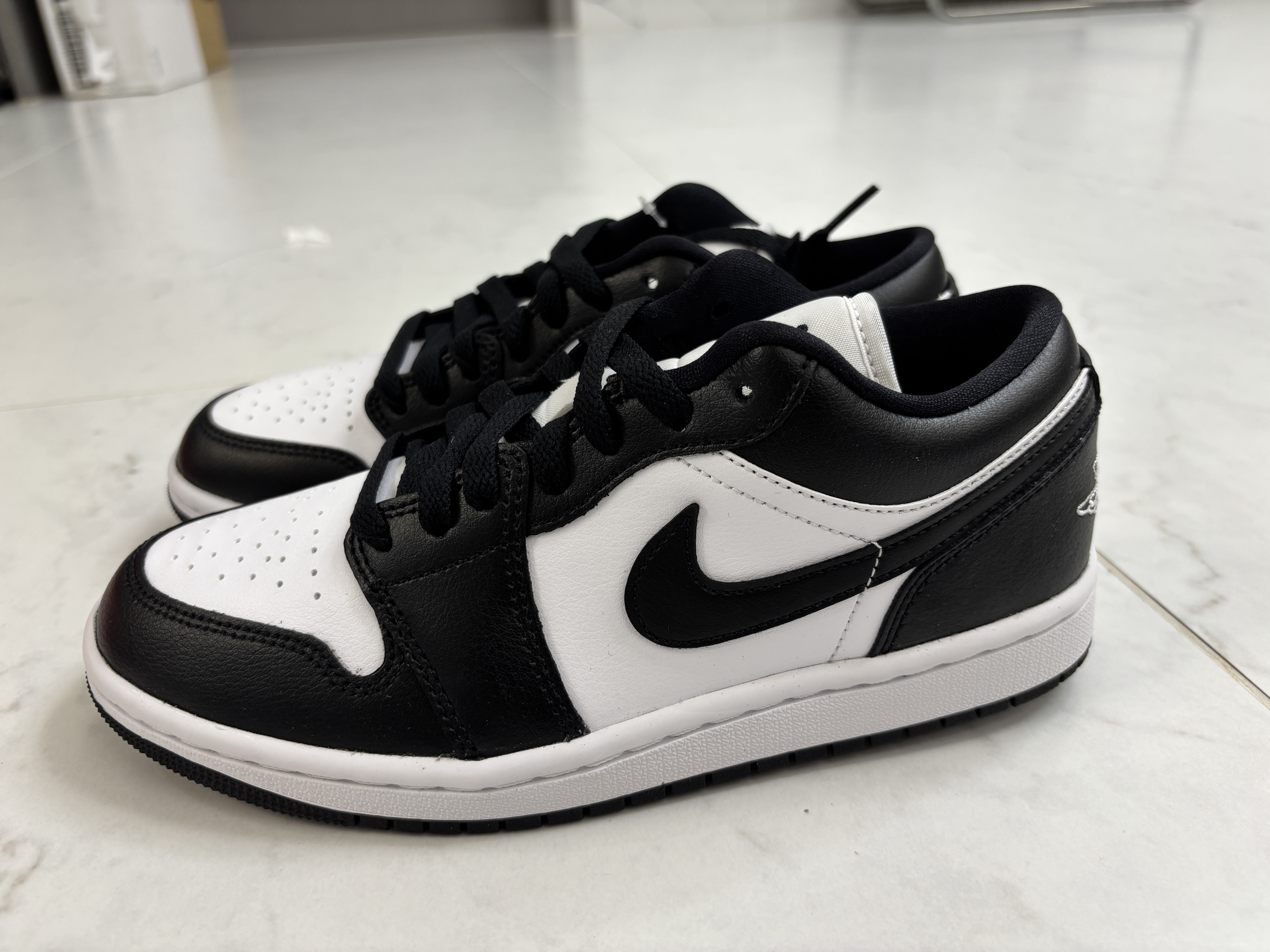 (W) Jordan 1 Low Black and White 착용 스타일 - 2