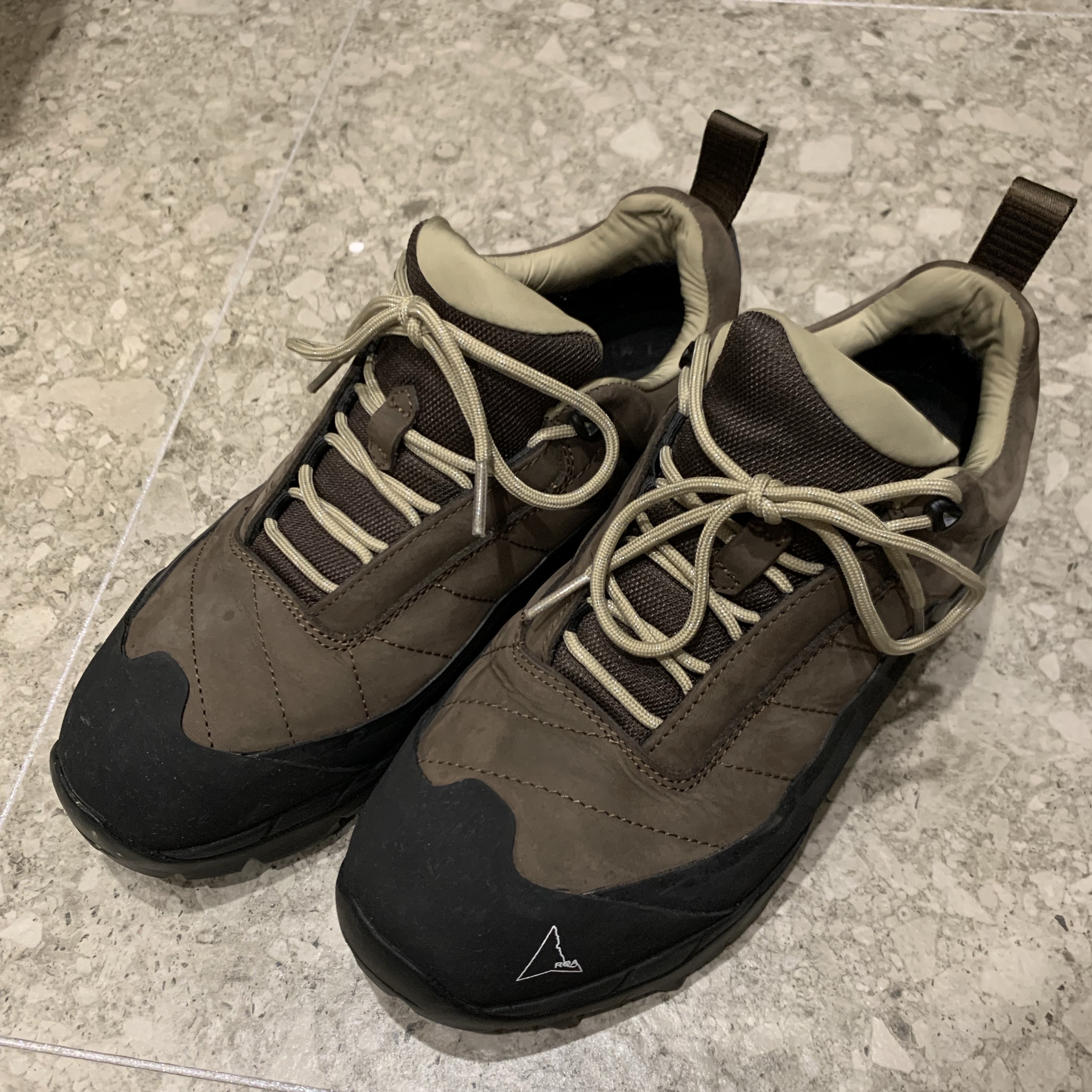 Roa Hiking Katharina Brown Black 착용 스타일