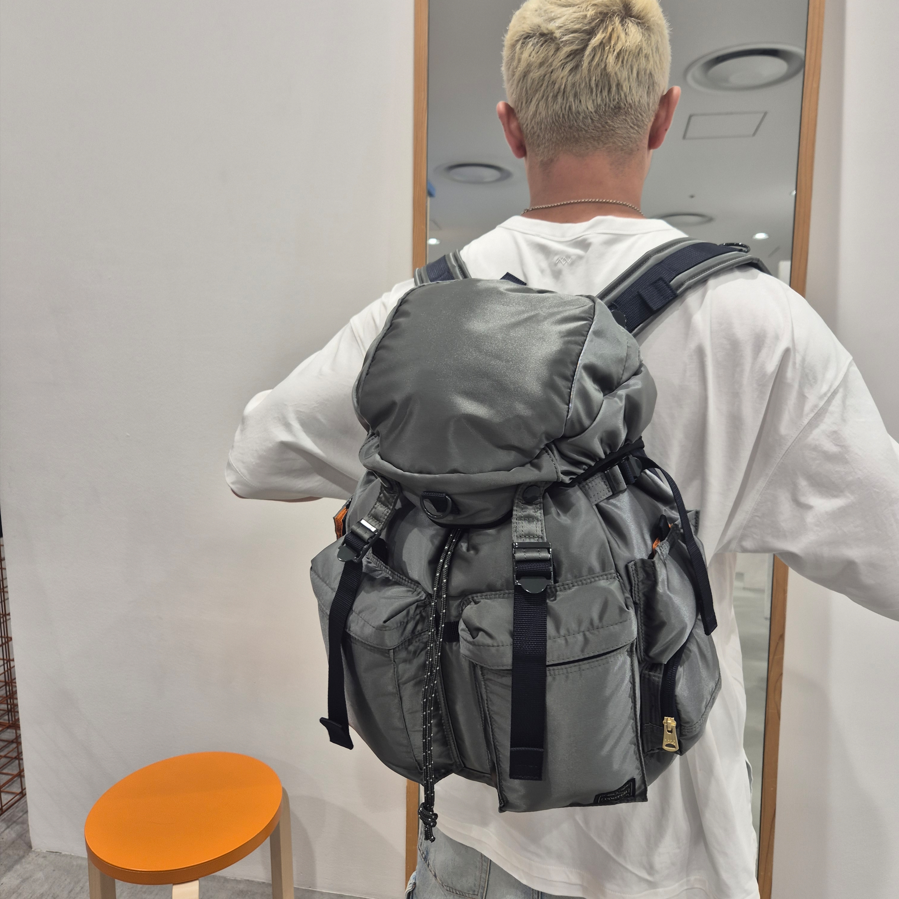 Porter PX Tanker Tactical Pack Silver Gray 착용 스타일