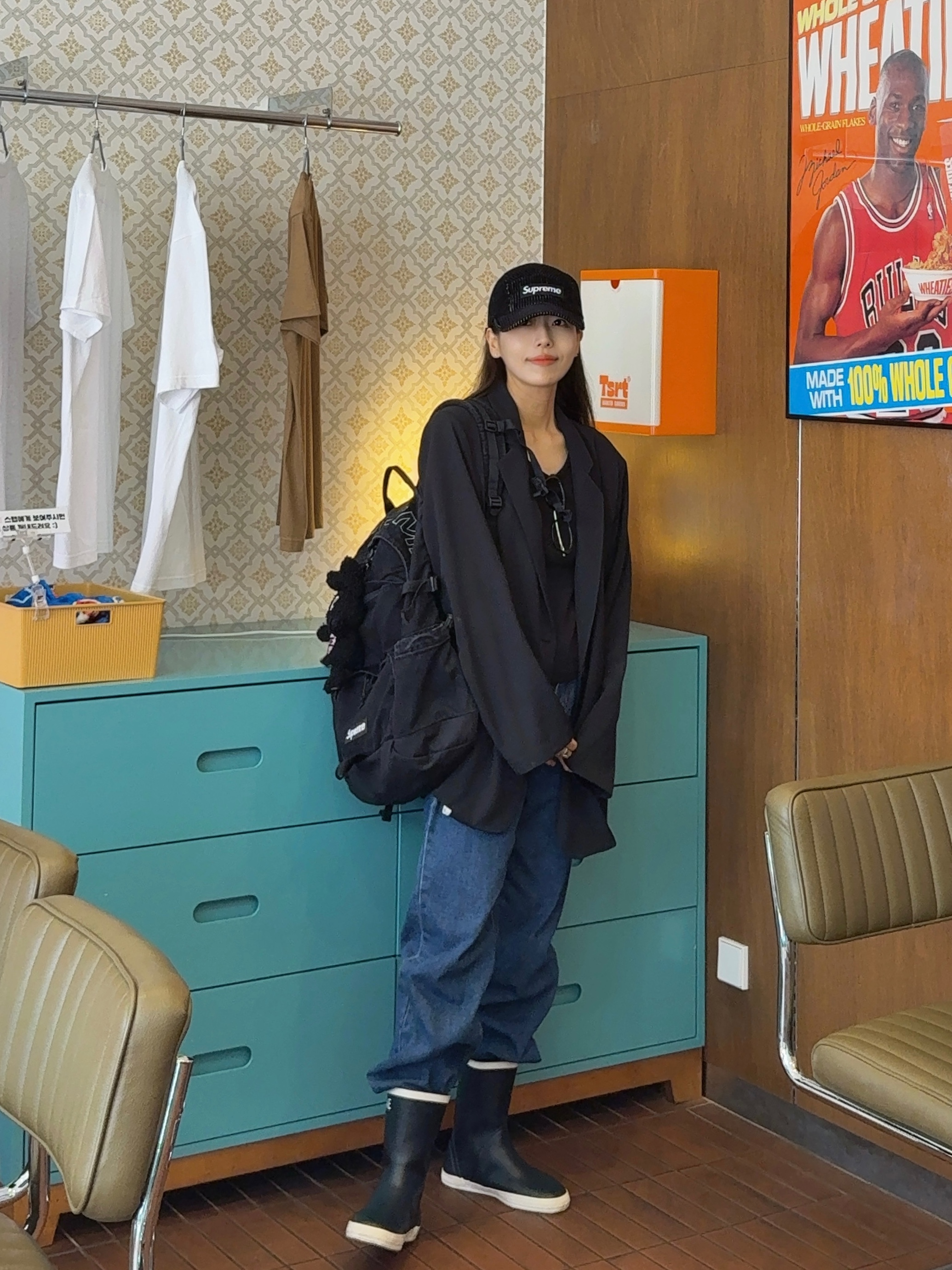 Supreme Denim Backpack Black - 25FW, Youhee Delli Keyring Black 착용 스타일 - 1