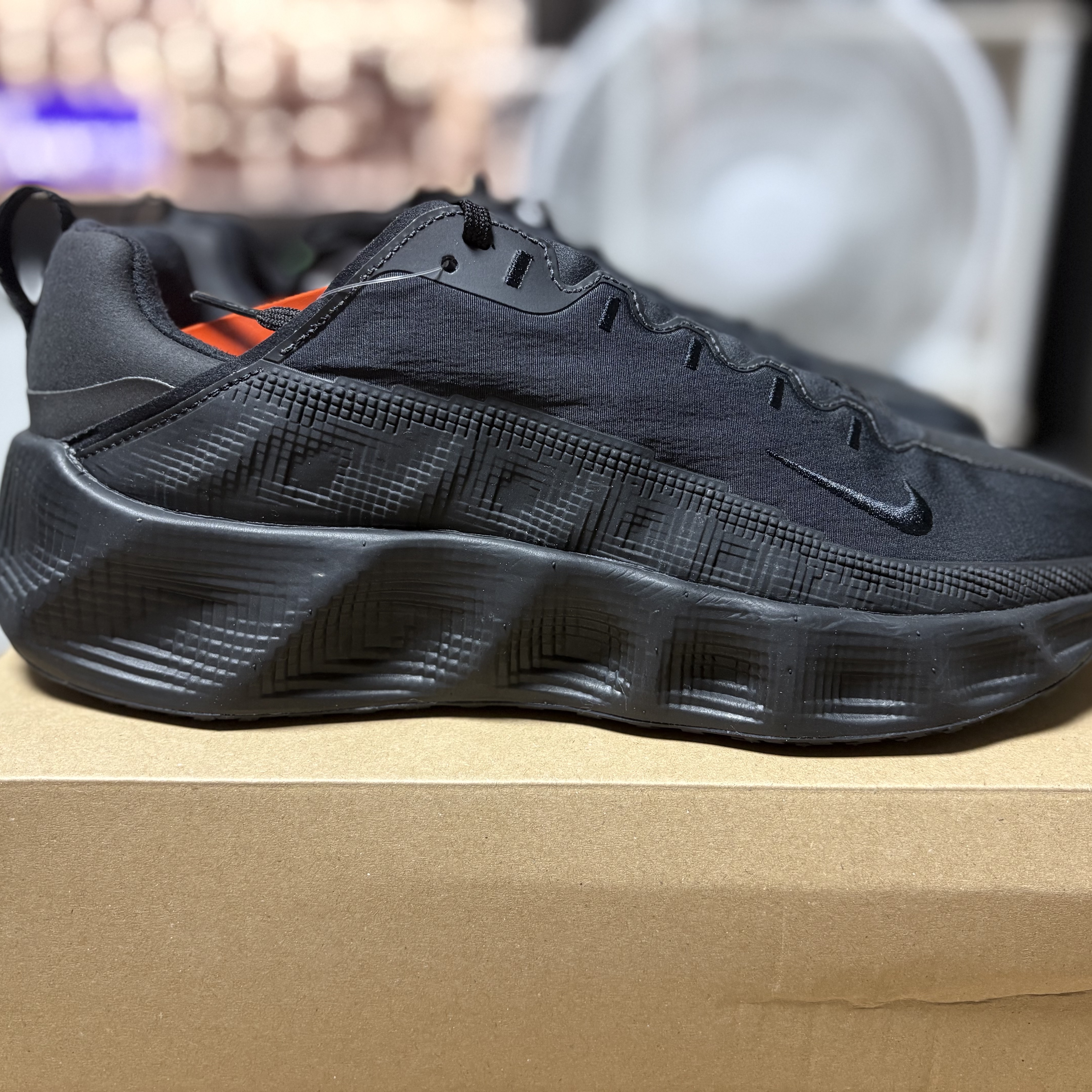 Nike Ava Rover Black Anthracite 착용 스타일 - 3