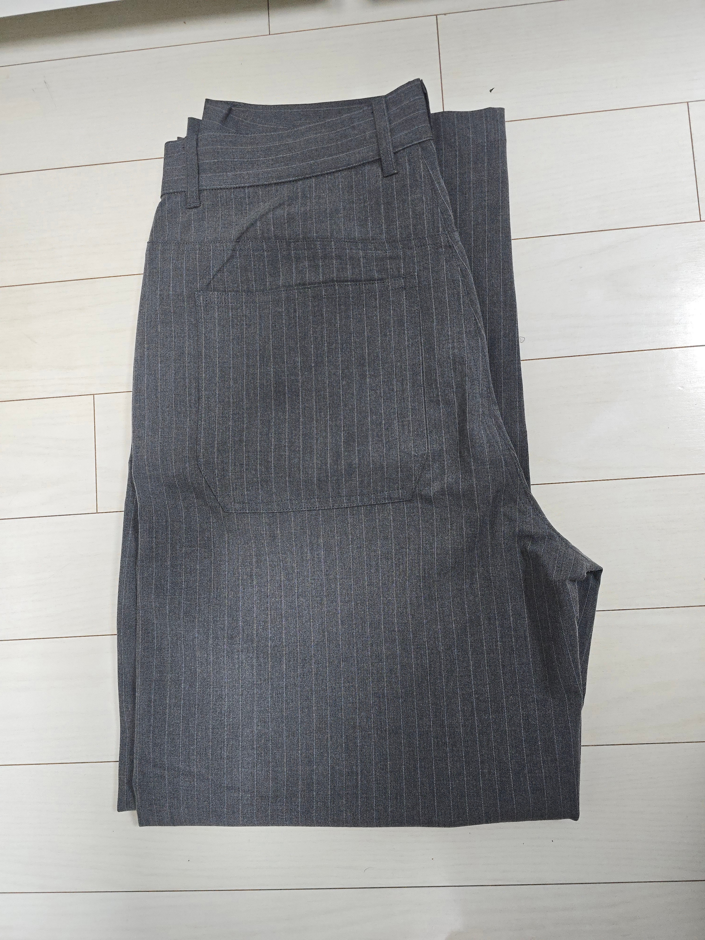 Millo Archive Reflect Stripe Pants Gray 착용 스타일