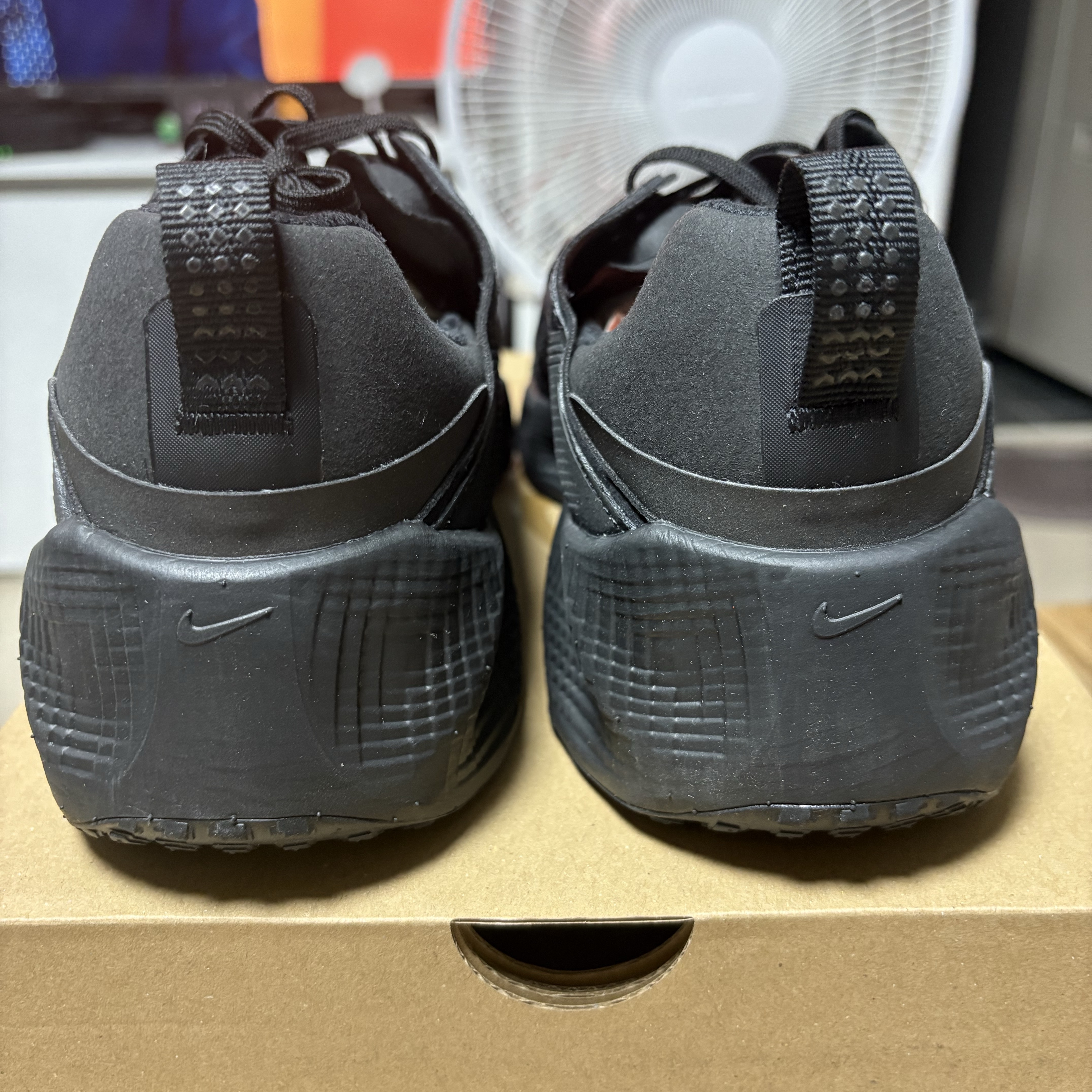 Nike Ava Rover Black Anthracite 착용 스타일 - 5