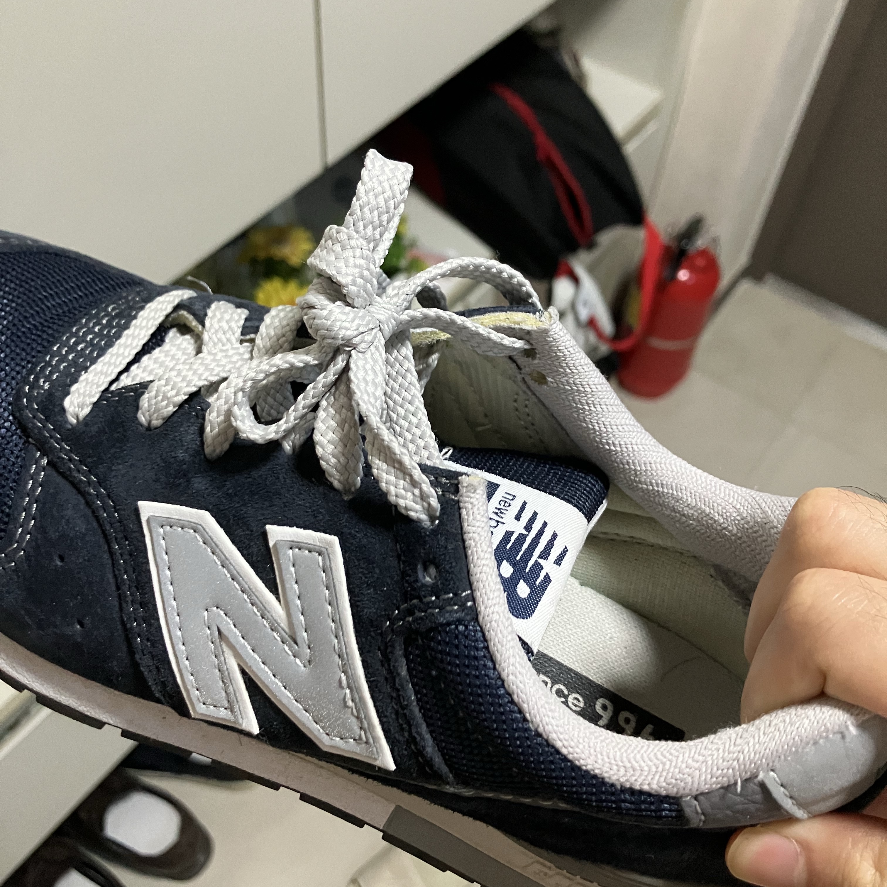 New Balance 996 Navy Silver 착용 스타일