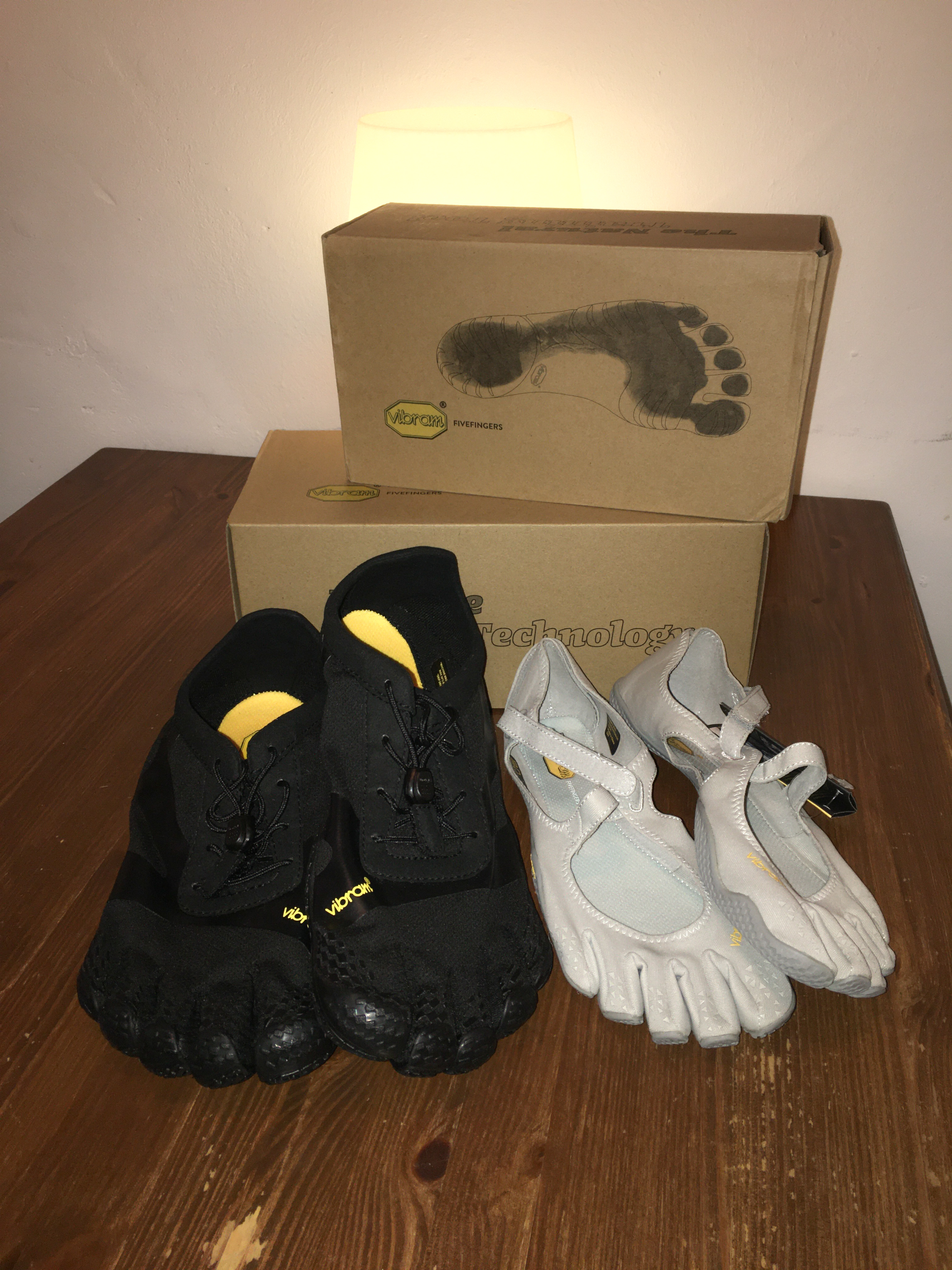 (W) Vibram Fivefingers V-Soul Silver, Vibram Fivefingers KSO Evo Black Black 착용 스타일 - 2