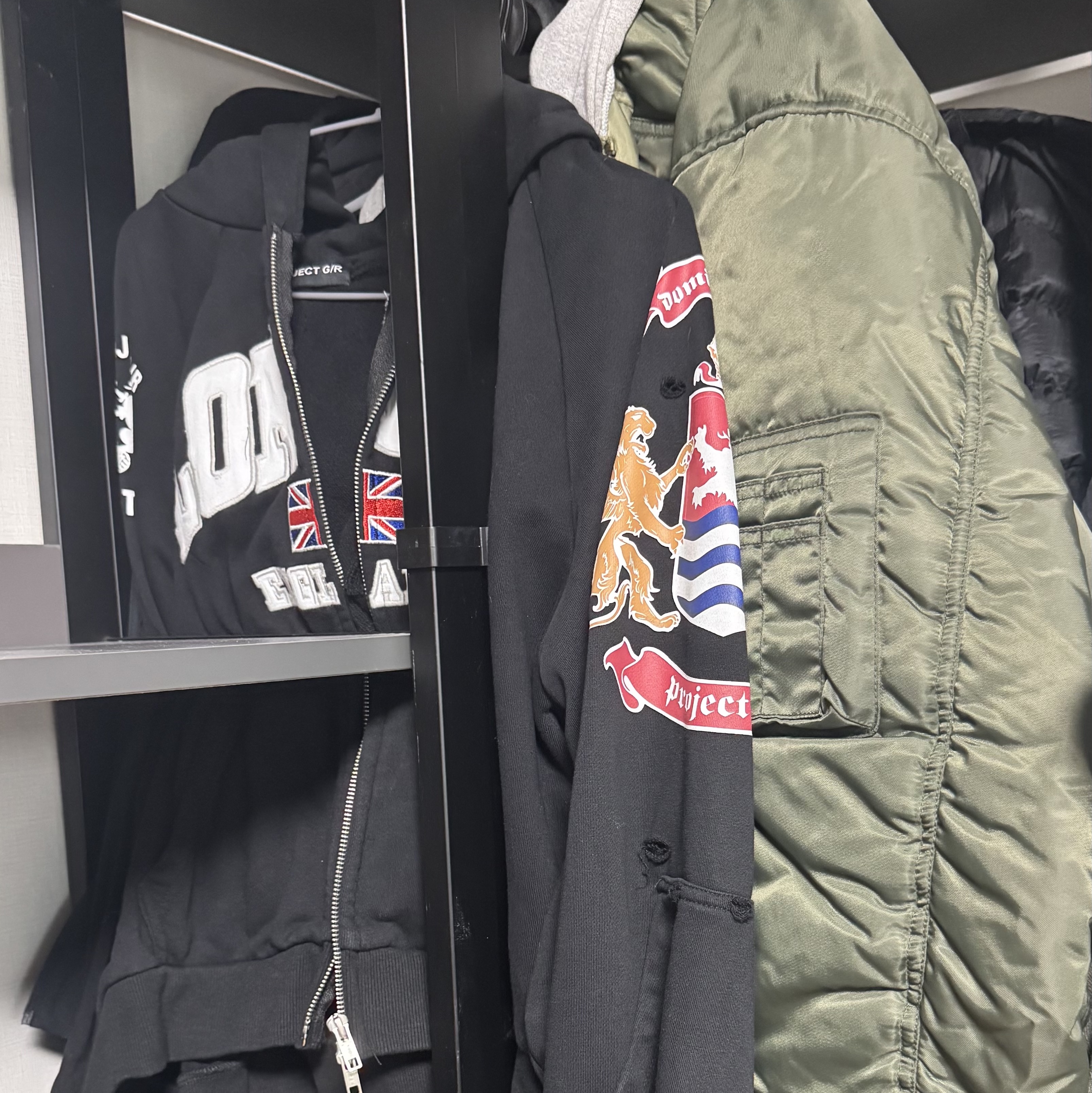 Project G/R Reconstructed Folded Zip Hoodie Black, Project G/R Unbalanced Reworked Bomber Jacket Khaki 착용 스타일