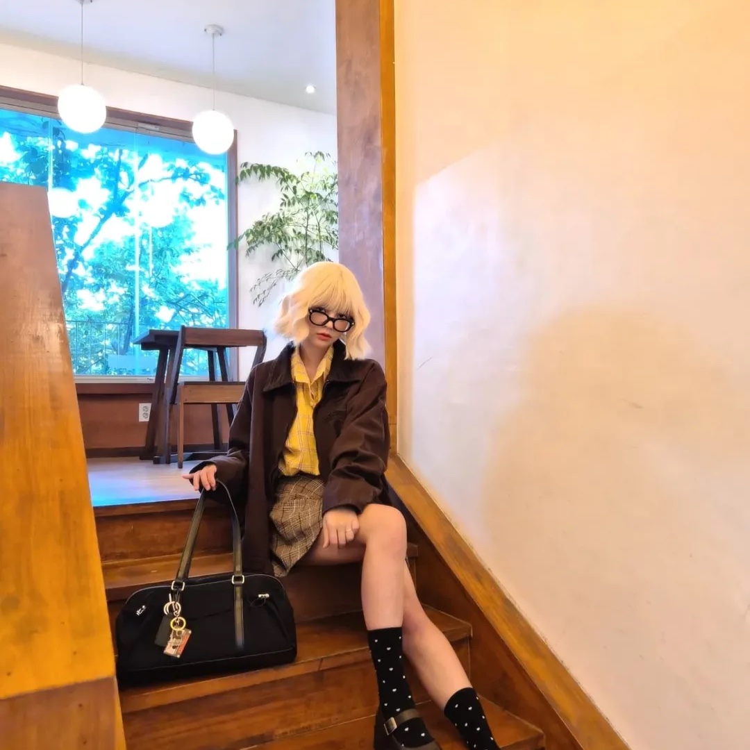 Threecheers Rose 01 Op Round black 착용 스타일 - 3