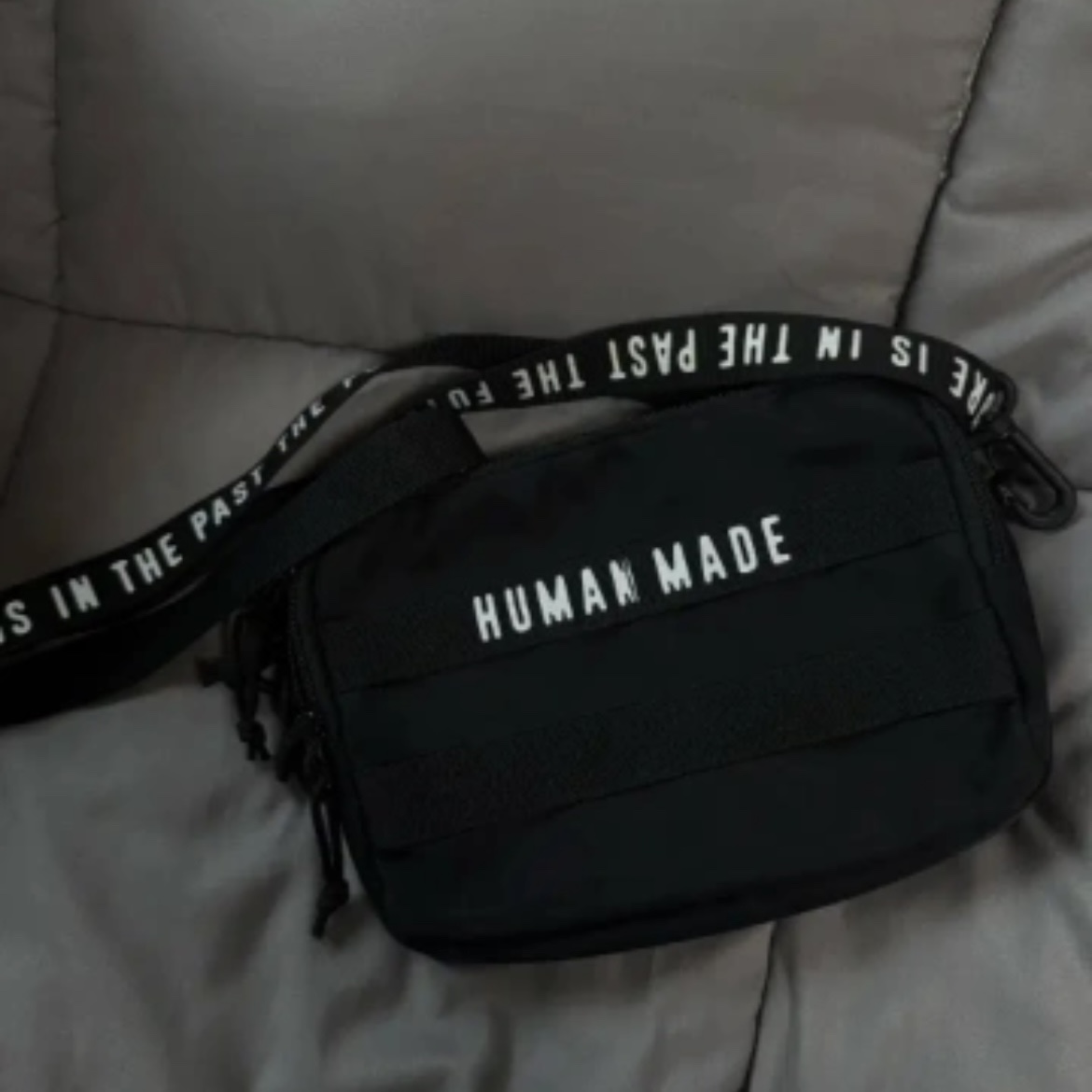 Human Made Military Card Case Black 착용 스타일