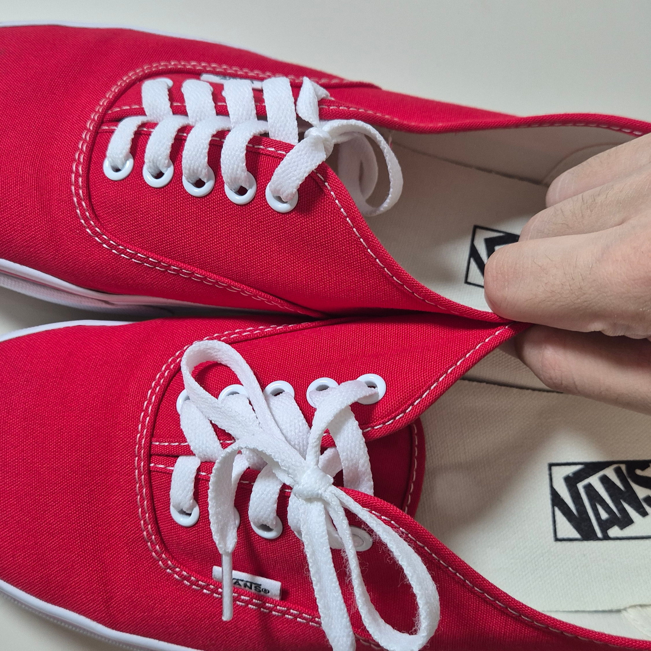 Vans Authentic Red 착용 스타일