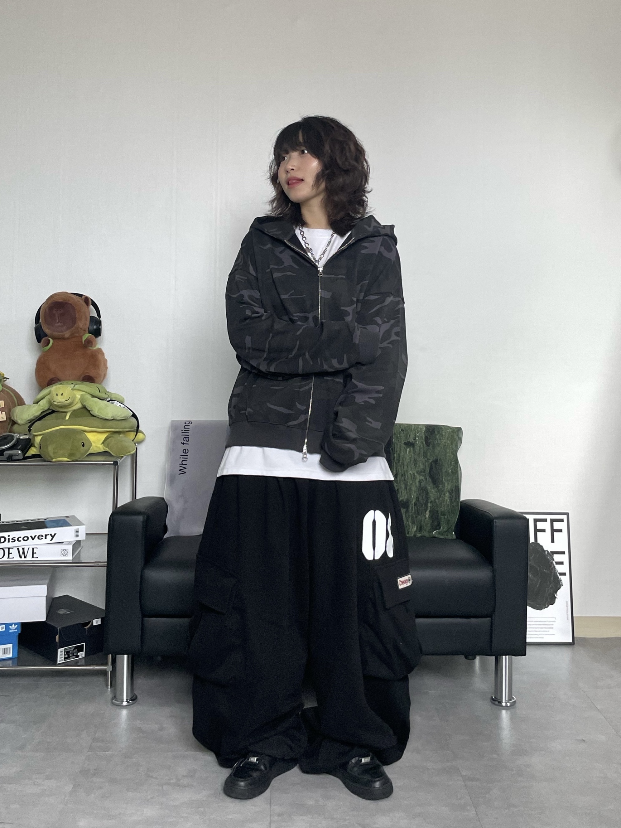 Nike Air Force 1 '07 Low Triple Black 착용 스타일 - 1