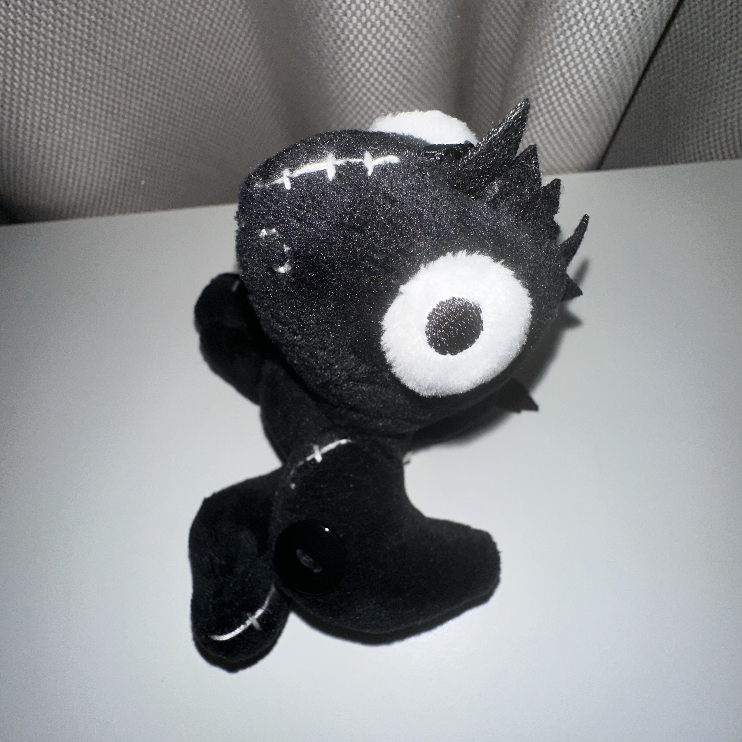 Hatchingroom Dragon Toy Keyring 착용 스타일
