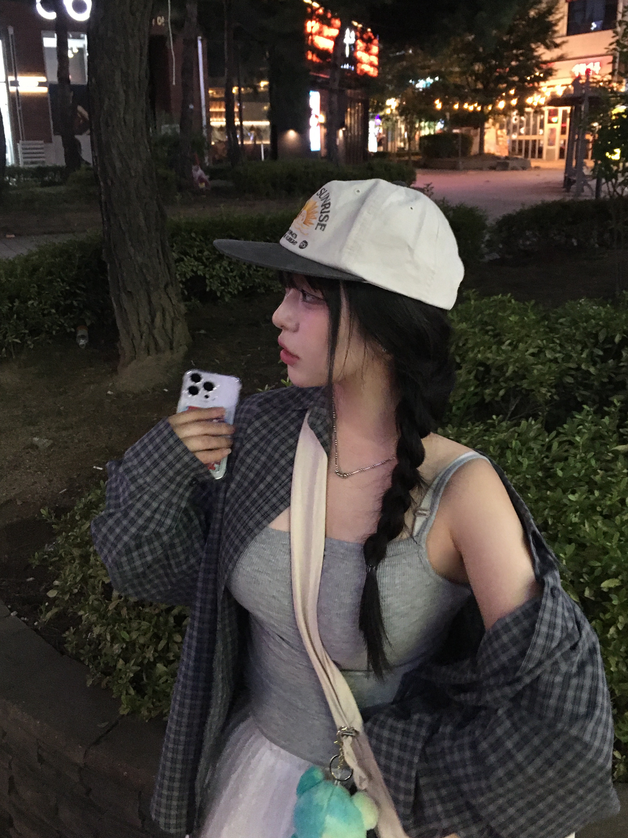 Hello Sunrise 90s Logo 6Panel Cap Beige & Navy 착용 스타일 - 2