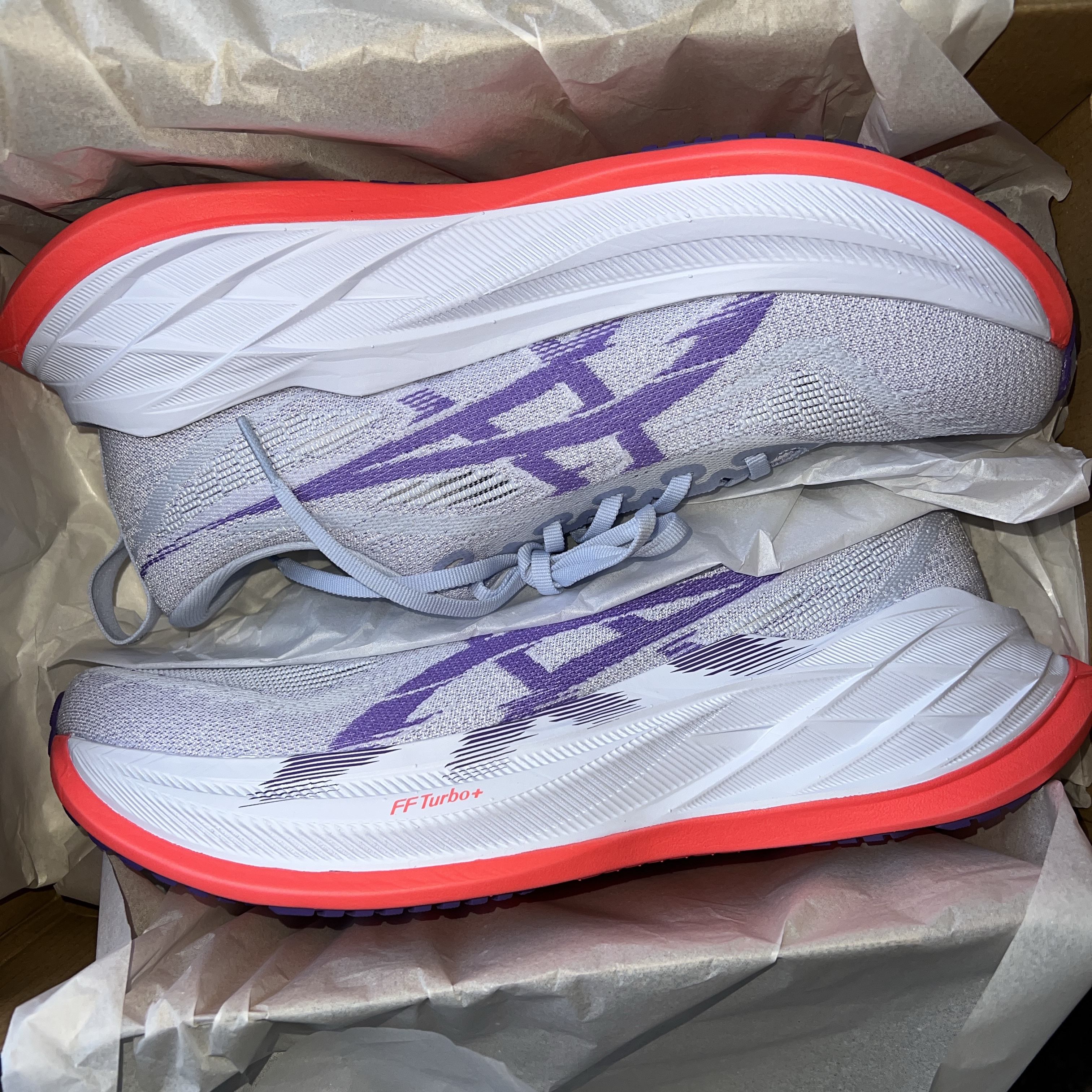 Asics Superblast 2 Blue Fade Edo Purple 착용 스타일 - 2