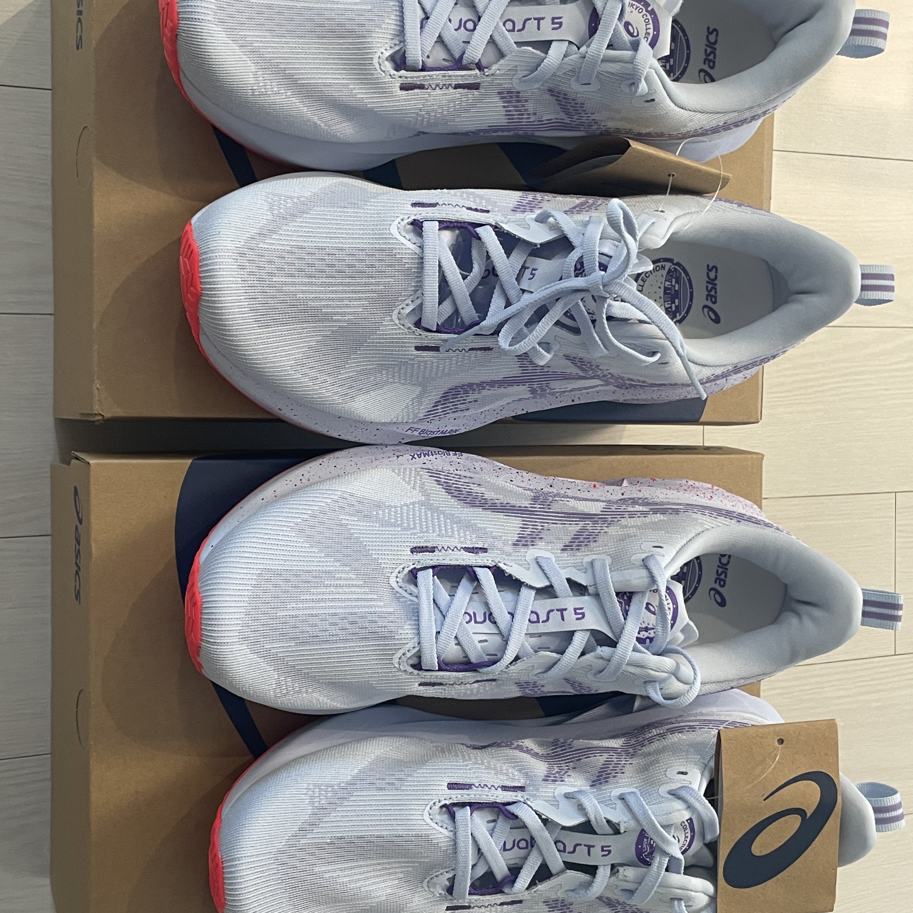 Asics Novablast 5 Tokyo Blue Fade Edo Purple 착용 스타일 - 1