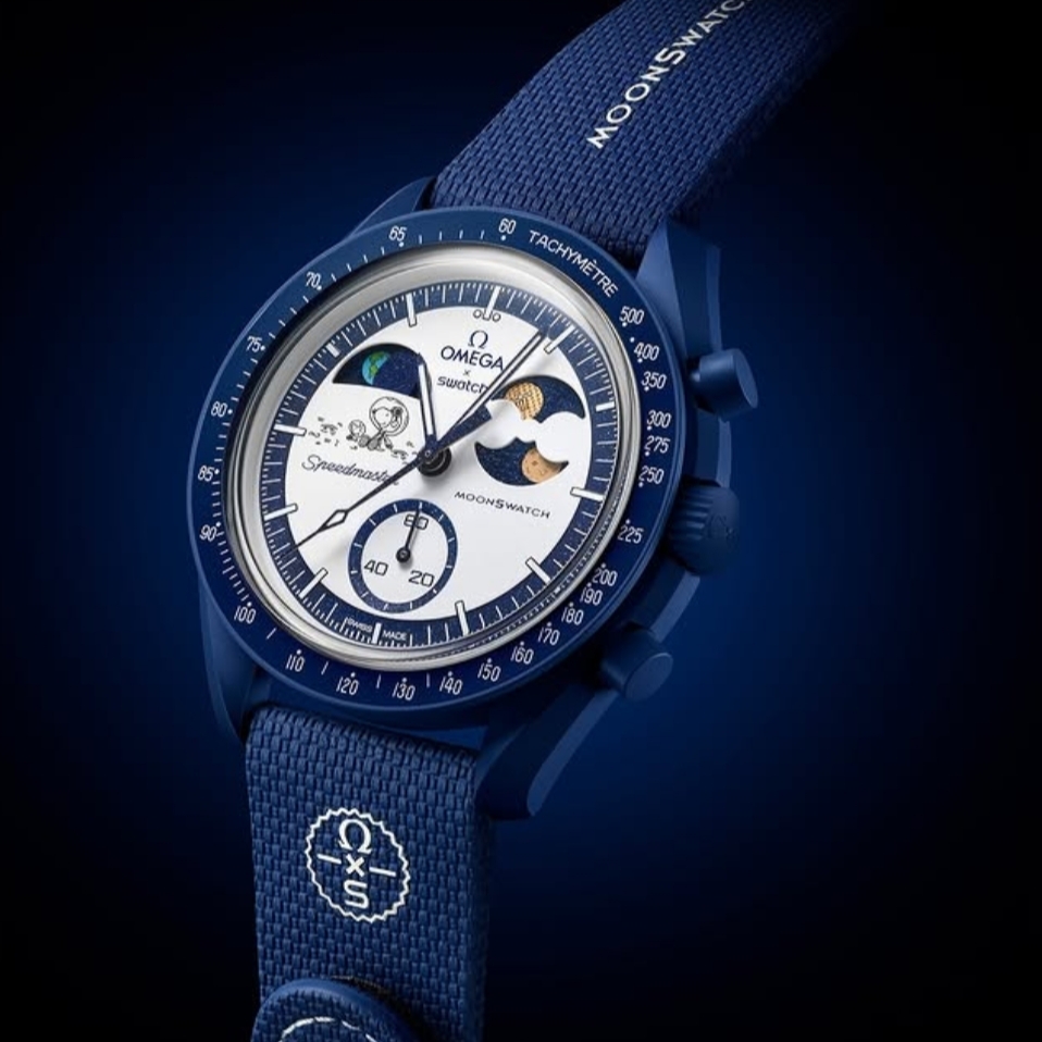 Swatch x Omega x Snoopy Bioceramic Moonswatch August's Mission To Earthphase 42mm Moonshine Gold 착용 스타일 - 1