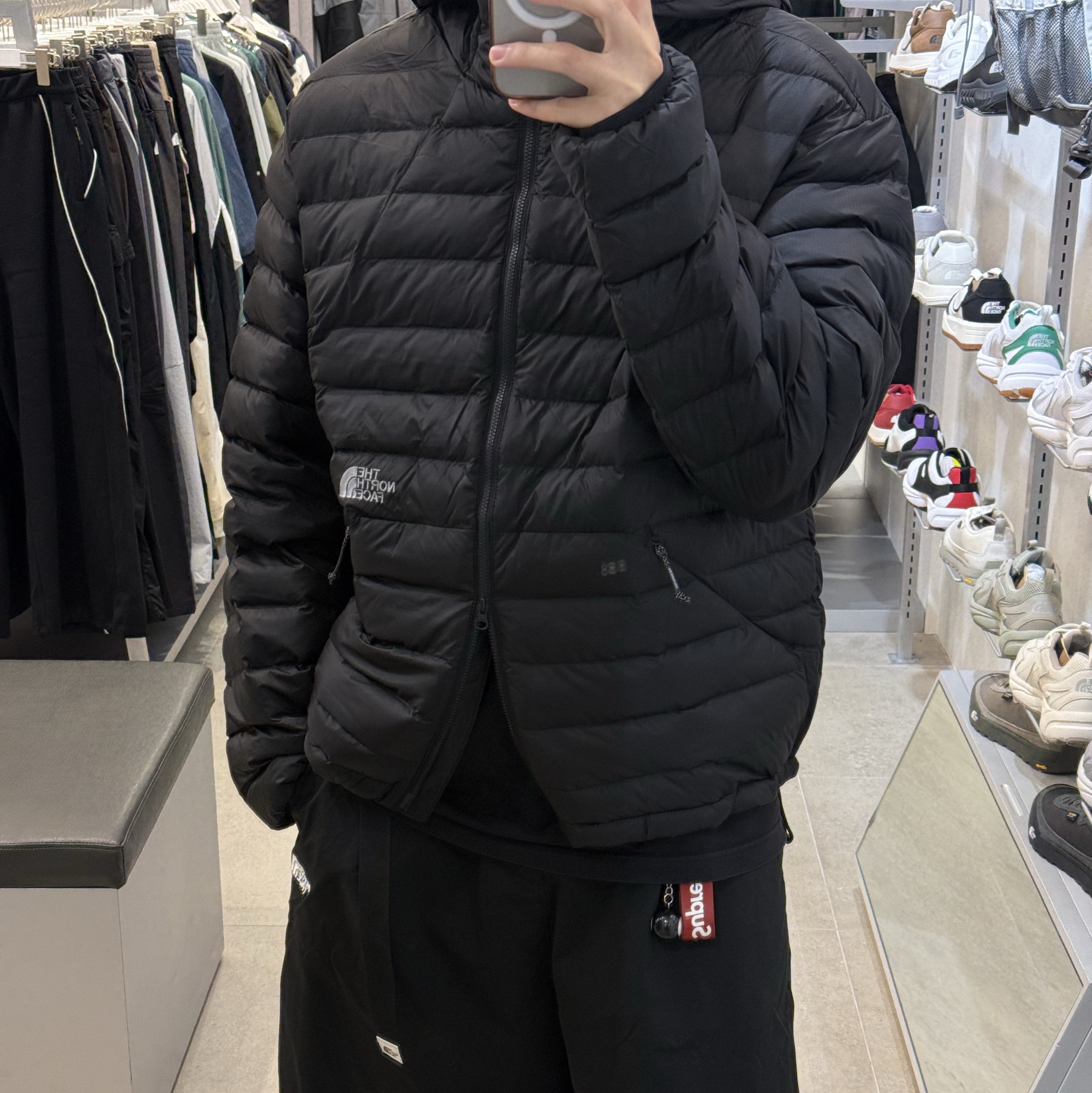 The North Face Ventus On Jacket Black 착용 스타일
