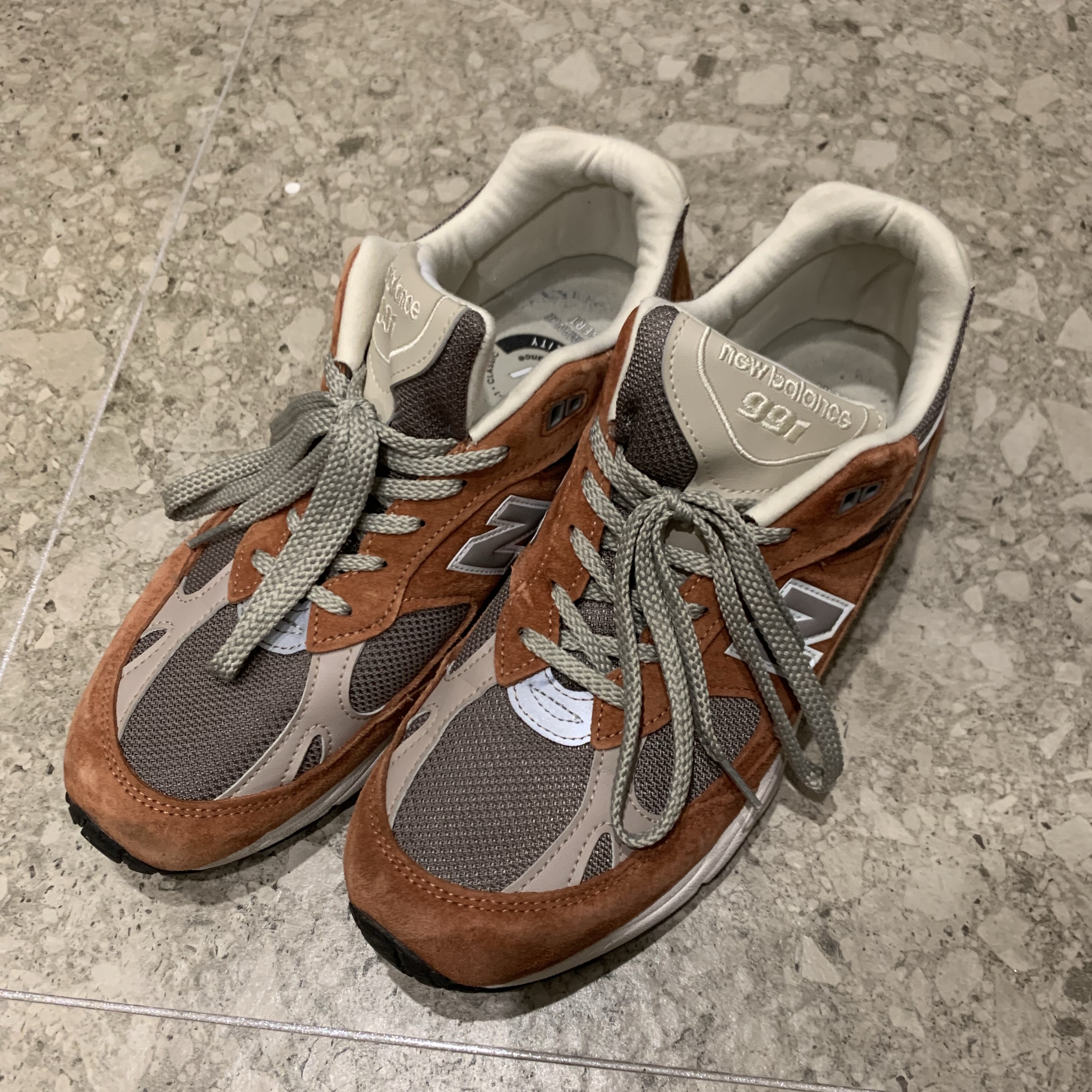 New Balance 991 Made in UK Sequoia Falcon 착용 스타일