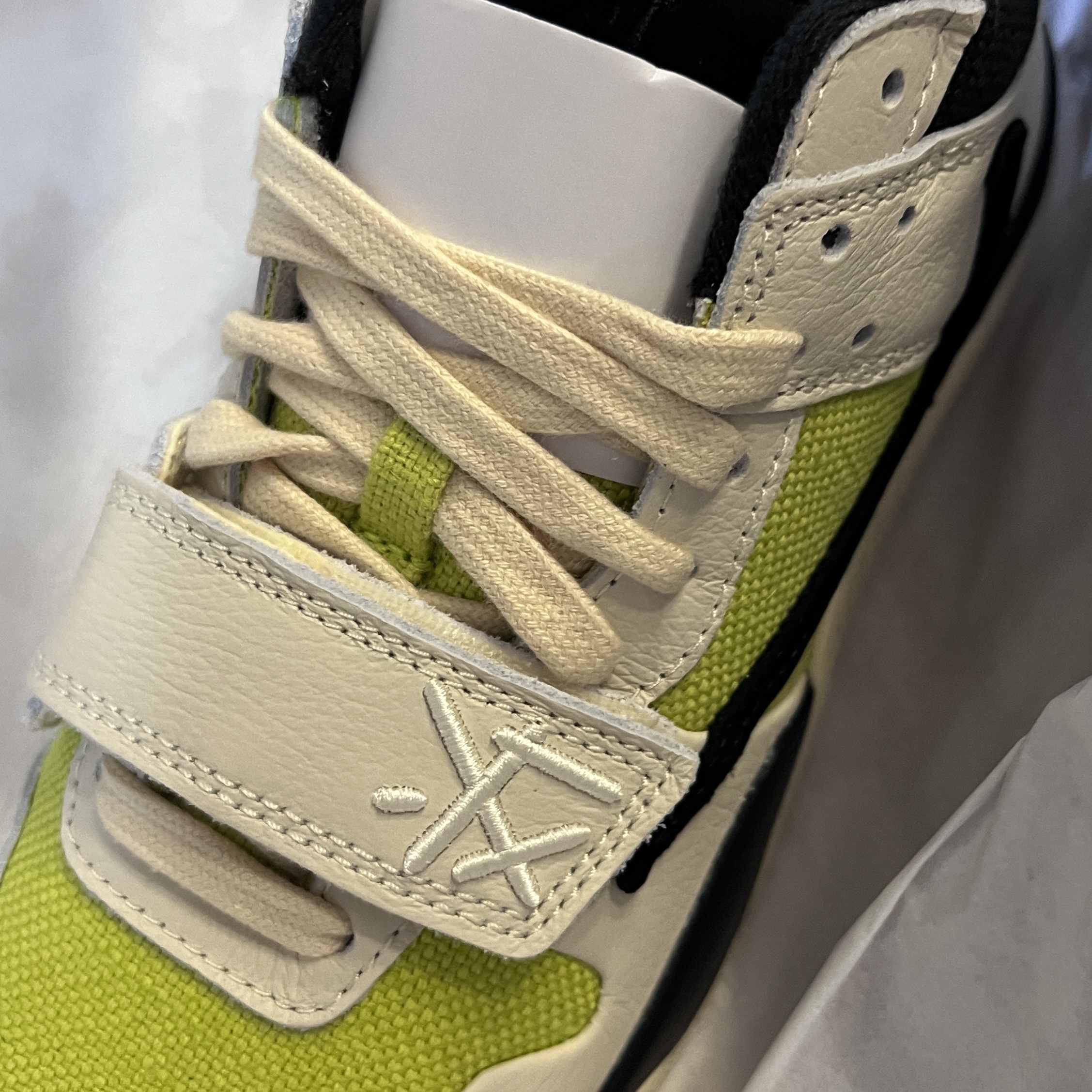 Jordan x Travis Scott Jumpman Jack TR Bright Cactus 착용 스타일