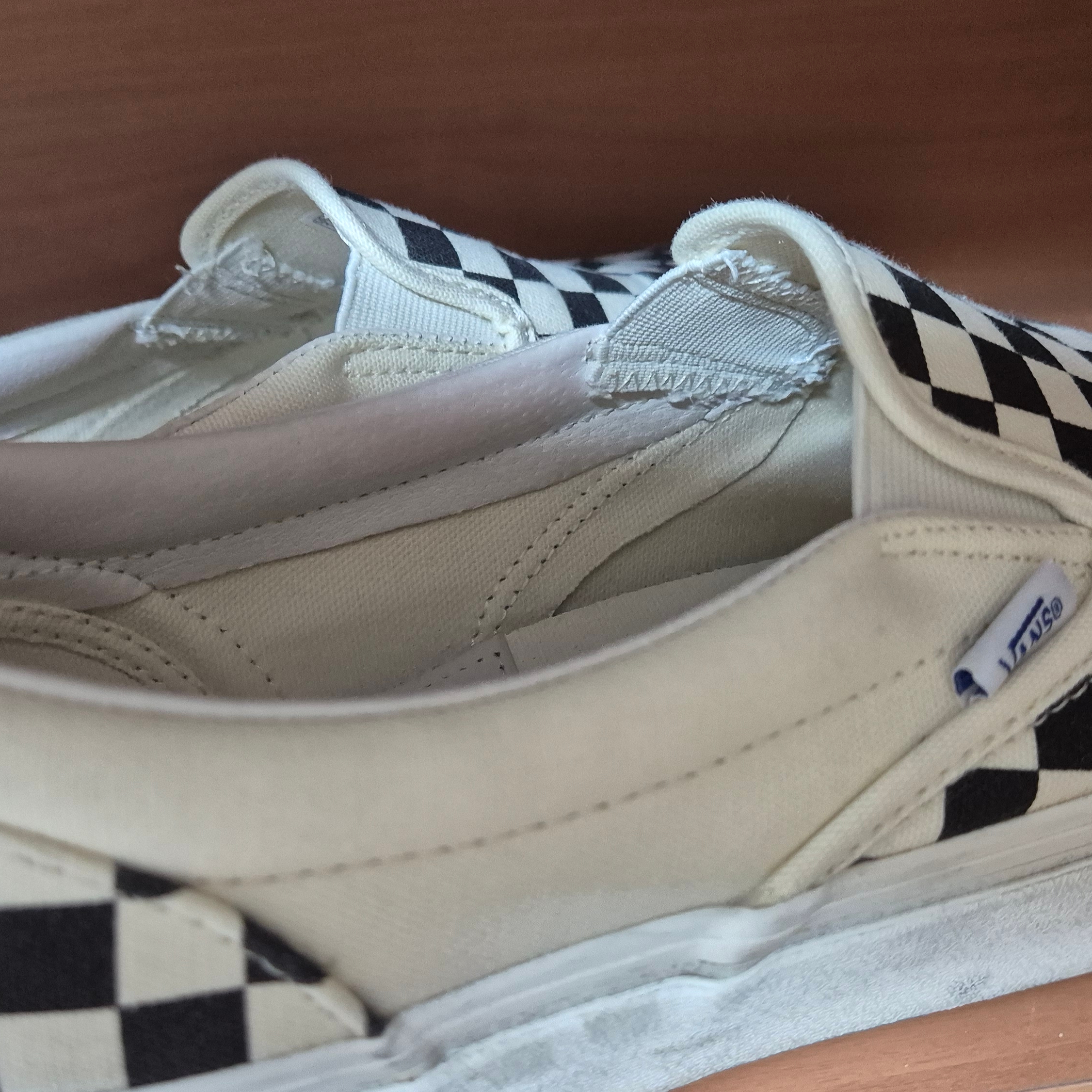 Vans Slip-On ComfyCush Checkerboard 착용 스타일