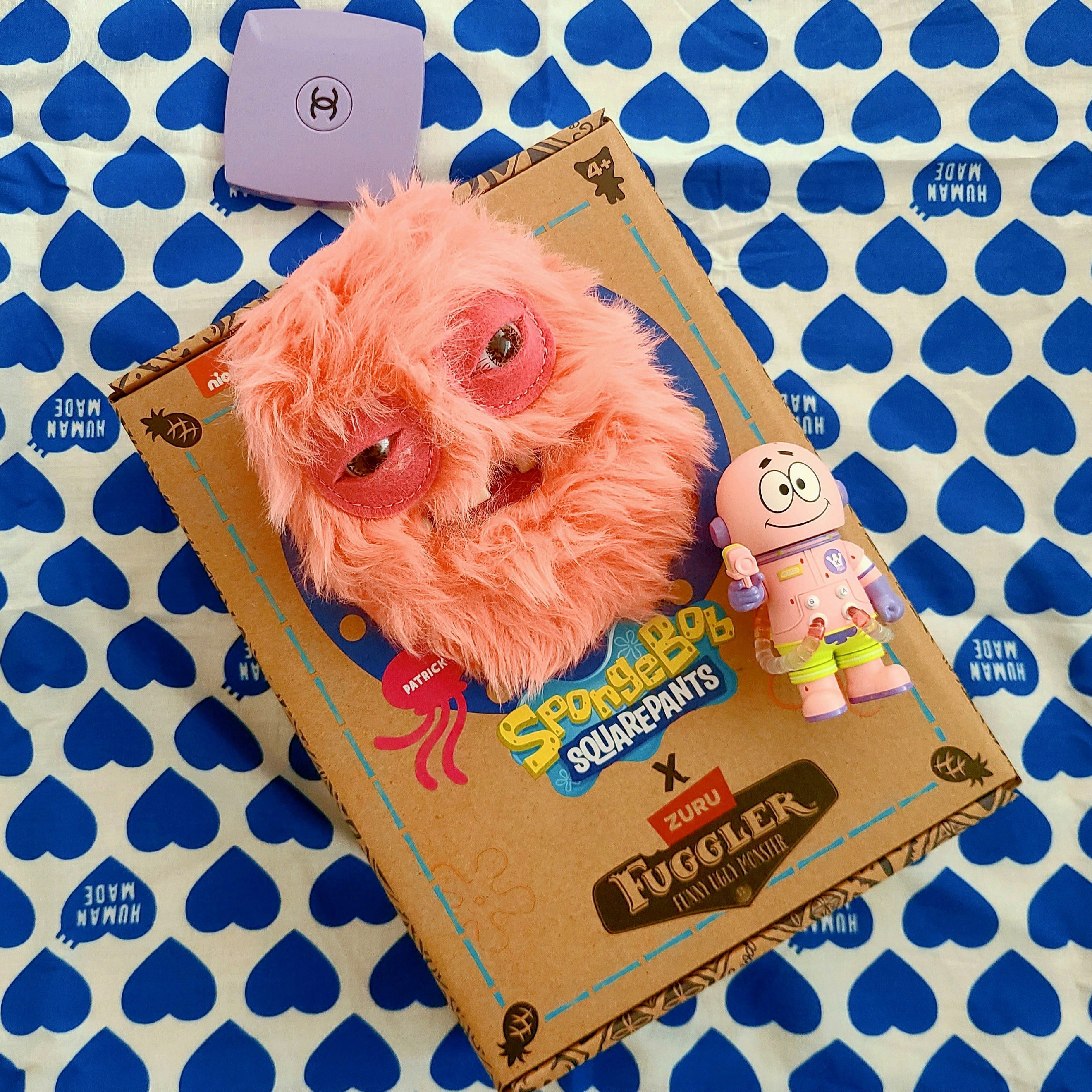 Fuggler Patrick Star Plush Pink, Chanel Codes Couleur Limited Edition Miroir Double Facettes 135 Immortelle 착용 스타일 - 2