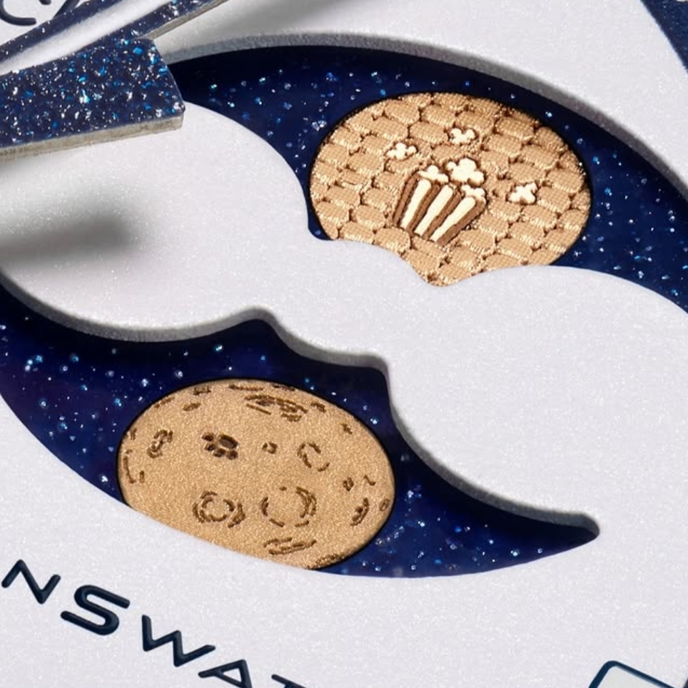 Swatch x Omega x Snoopy Bioceramic Moonswatch August's Mission To Earthphase 42mm Moonshine Gold 착용 스타일 - 4